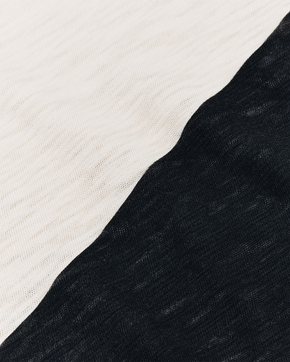 AW2537-FK53-SOFTBEIGEBLACK-STILLLIFE_Detail_CC1_1000x.png