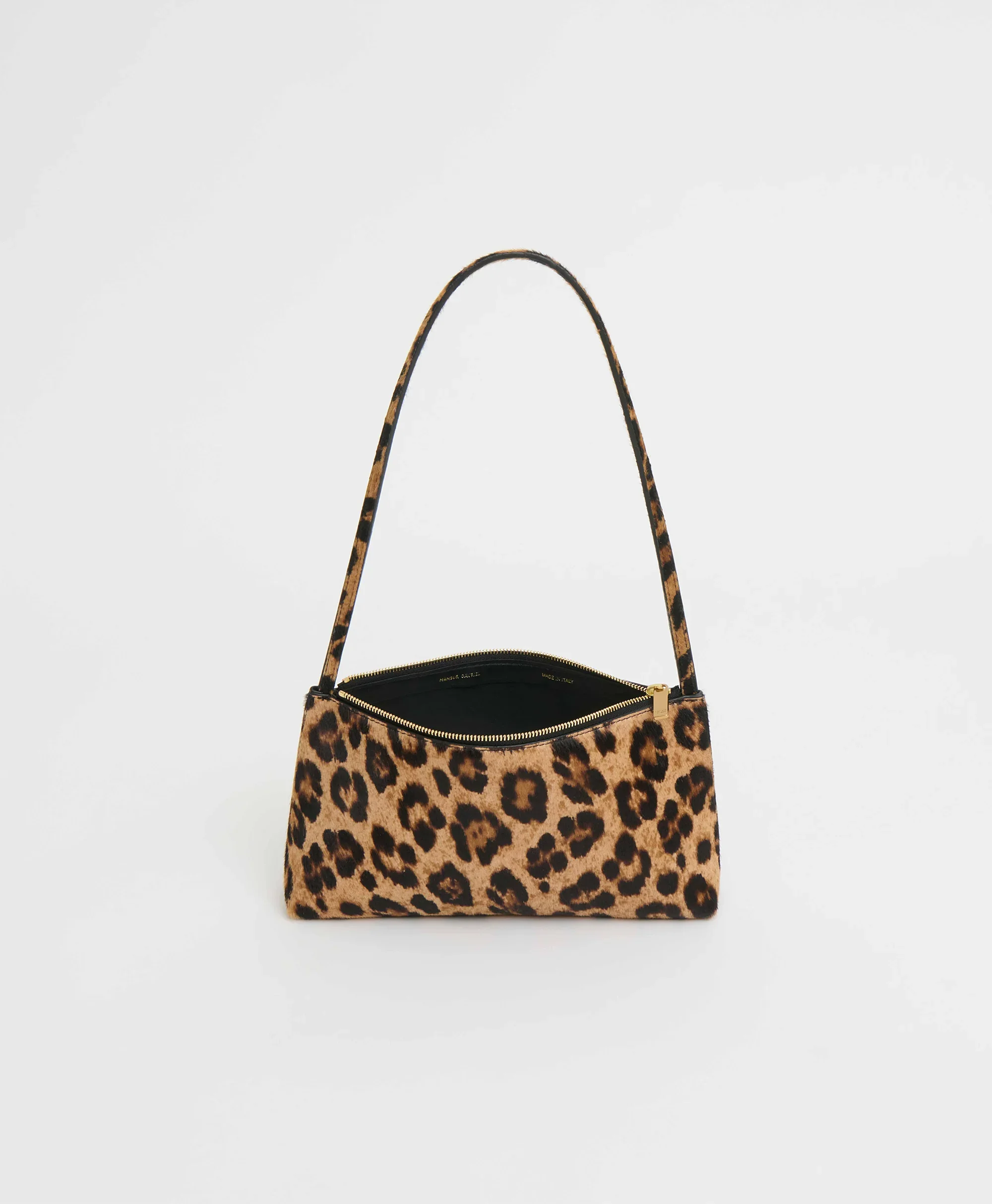 AW25_GaiaShoulderBag_Leopard_WF23H128PY_Detail3.webp