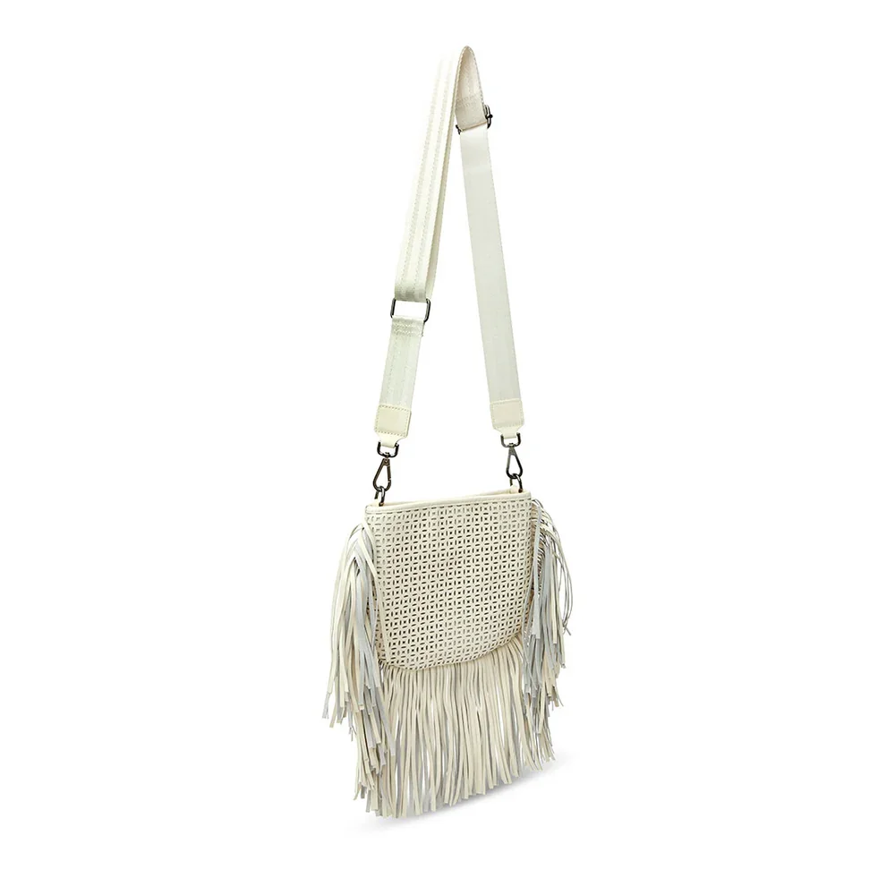 Spring__0004_FreeSpirit_CreamPerfLeather_4.webp