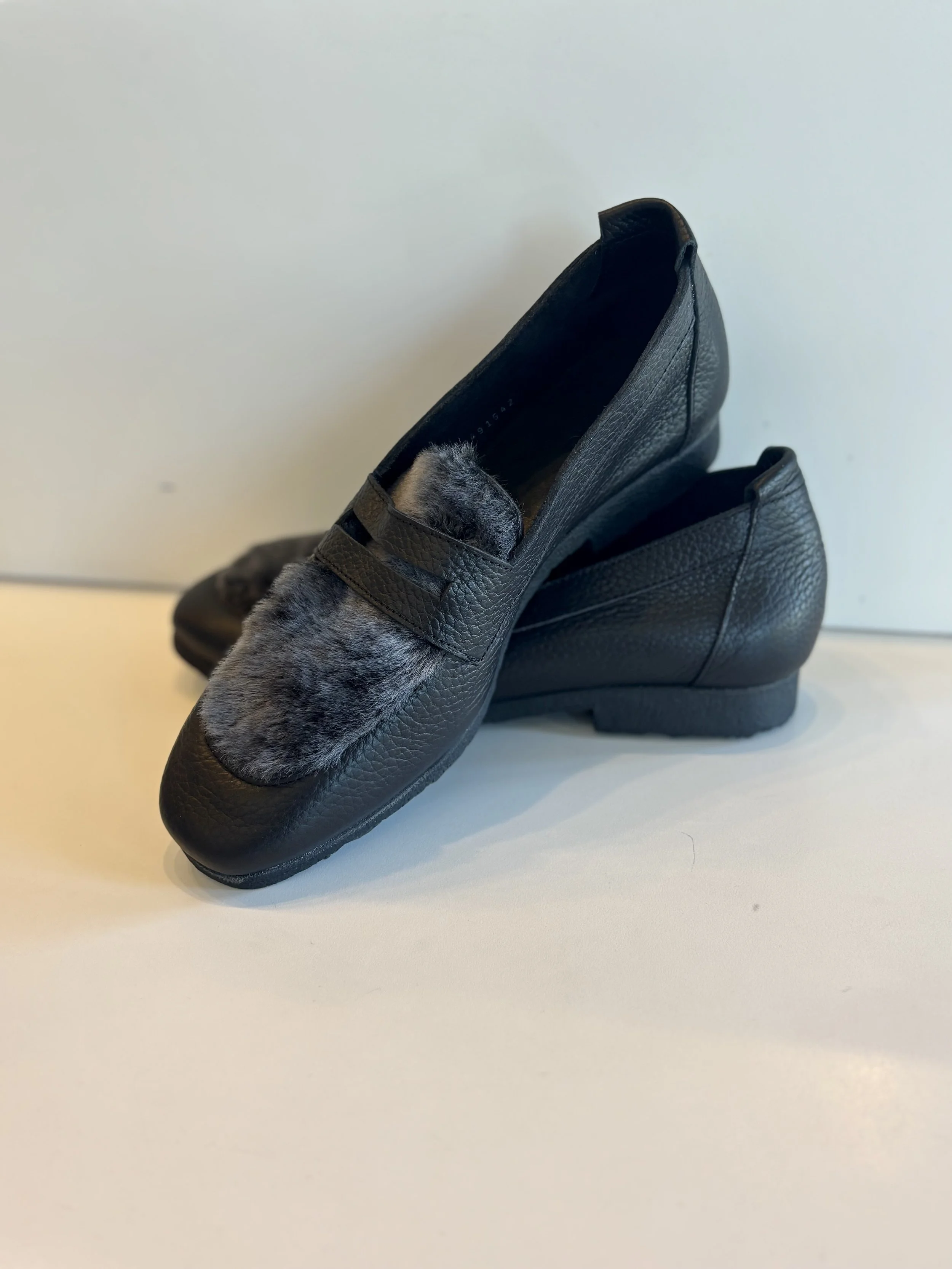 Sadoka Loafers