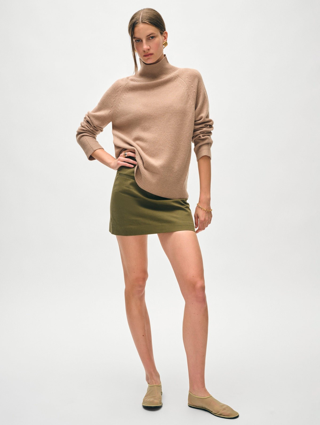 20975_Cashmere-Rib-Trim-Standneck_True-Camel_AD_01_1360x.jpeg