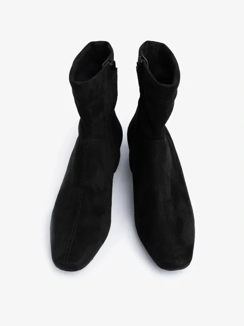 black-suede-boot-encina-aw26-pedro-garcia-3.webp