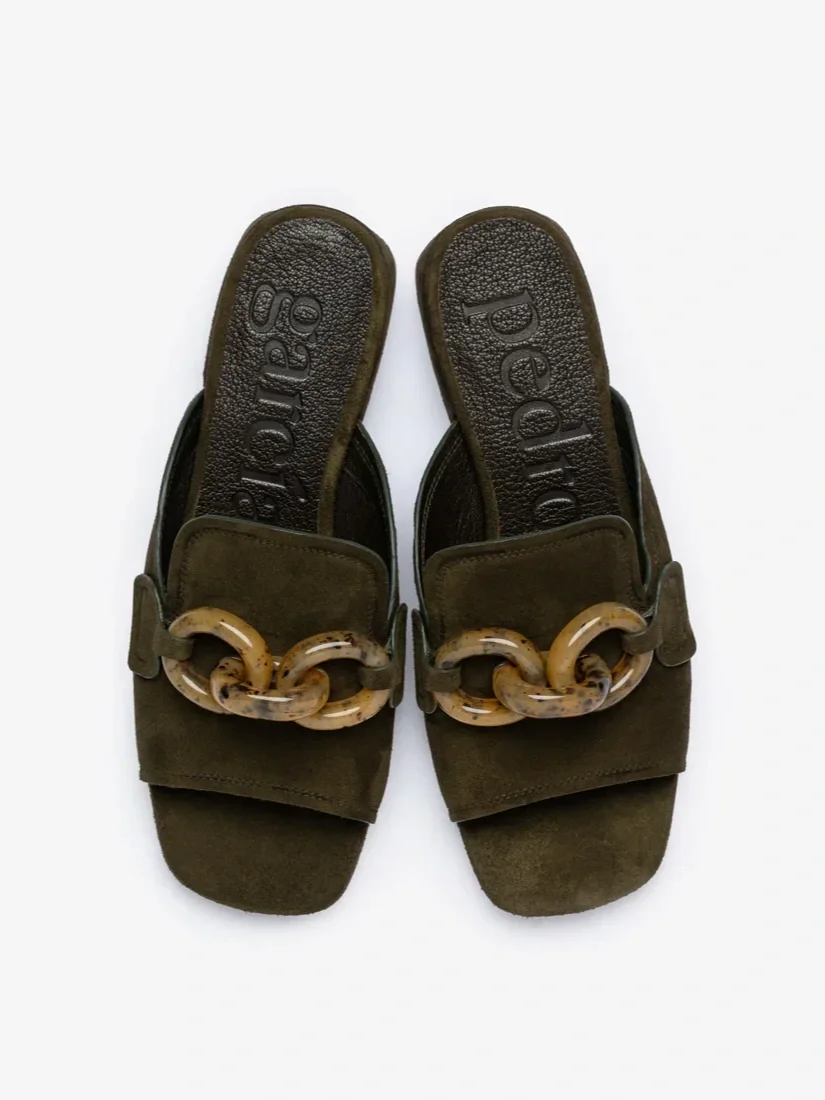slide-flat-sandal-suede-enna-aw26-pedro-garcia-3.webp
