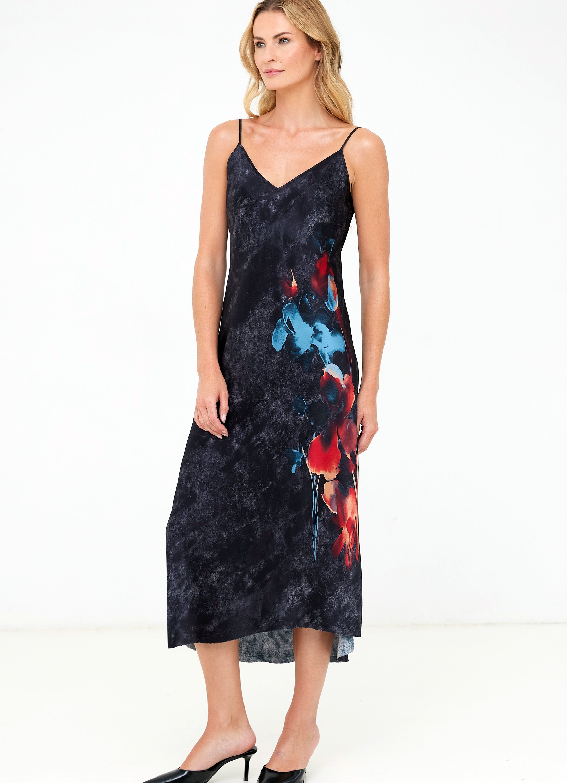 D427_blackoutfloralprint_front (1).jpeg