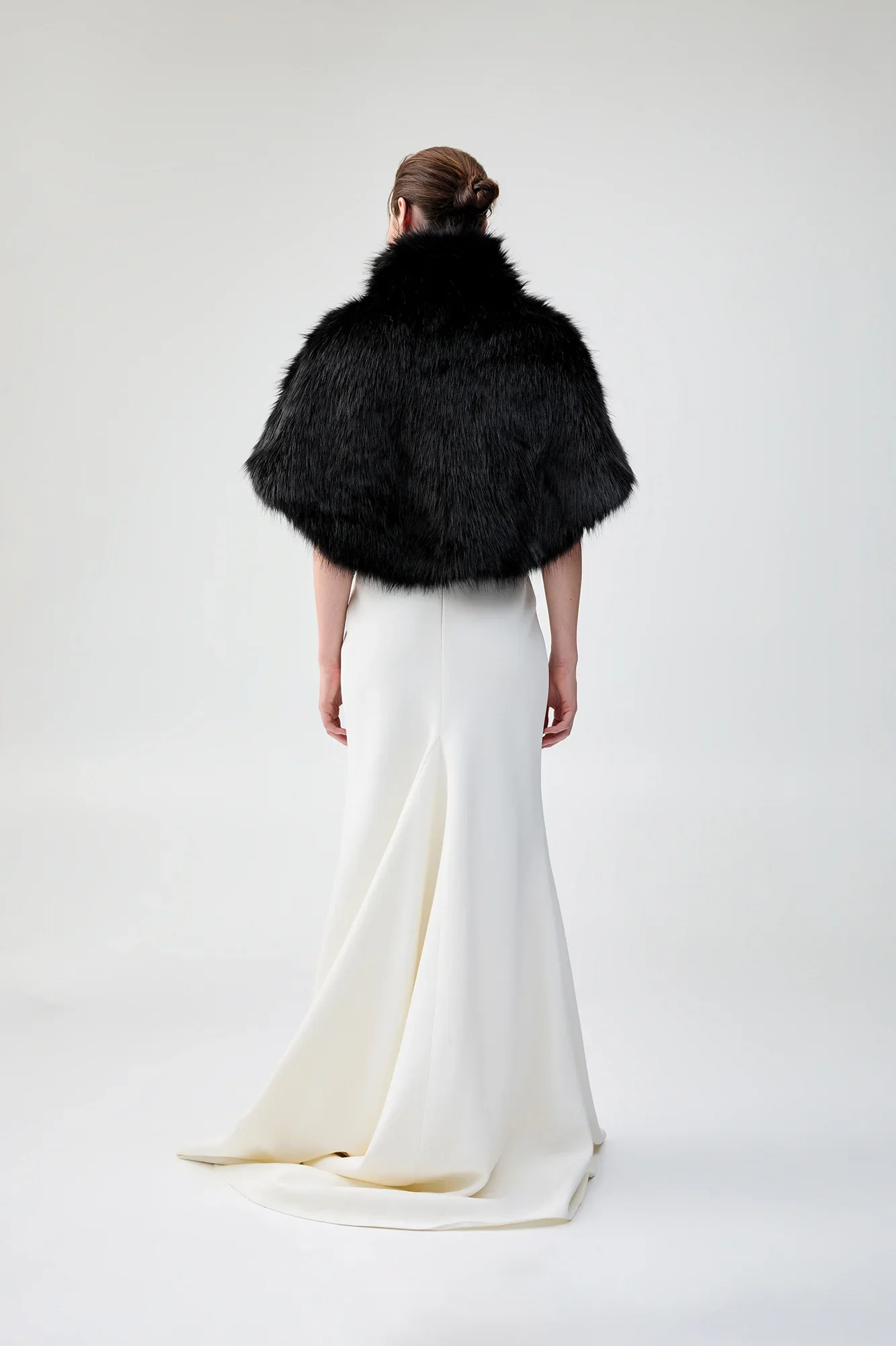 Nord_cape_in_black_-_ecom_back.webp