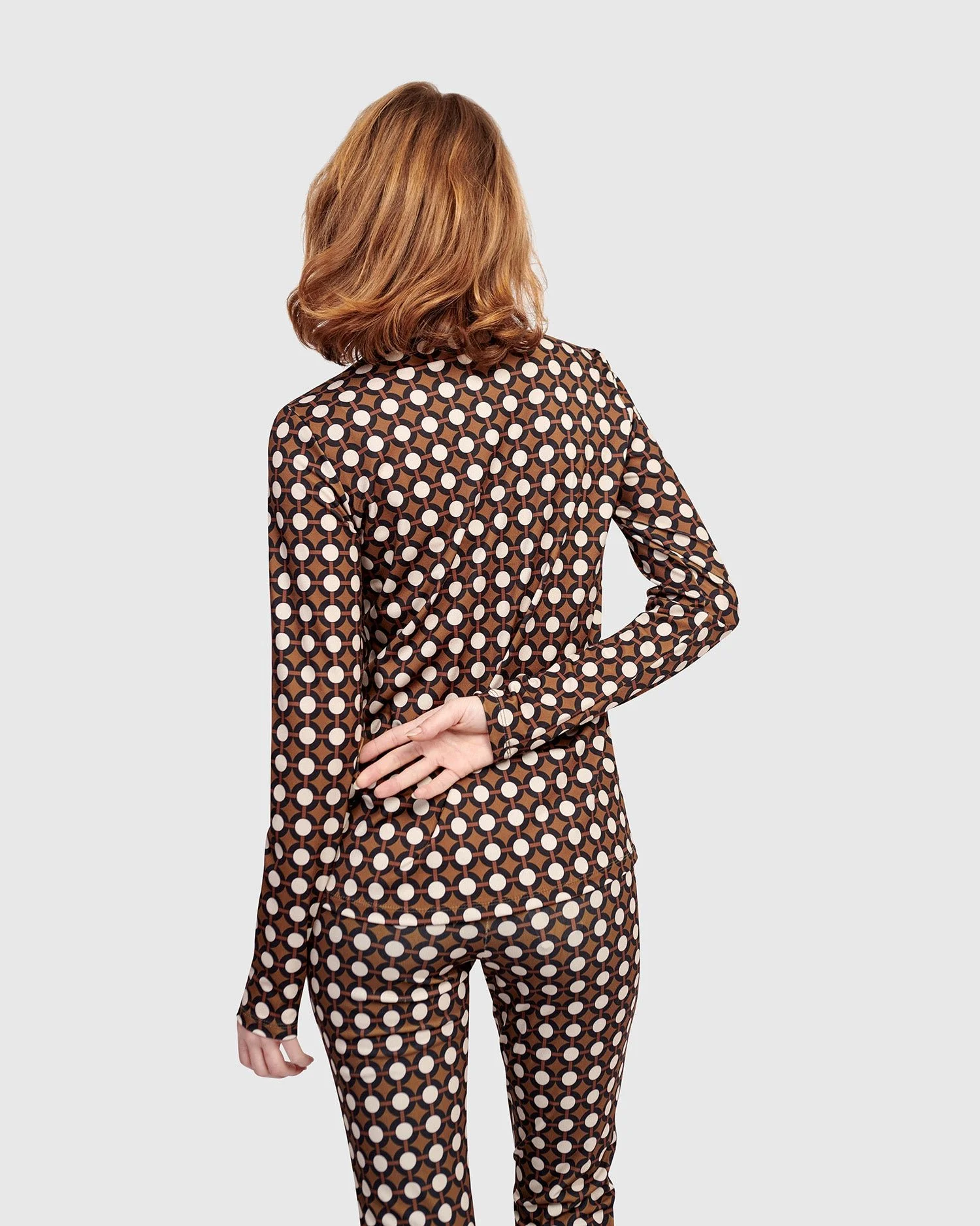 TOP_UT636G_PANTS_UP680G_7.jpeg