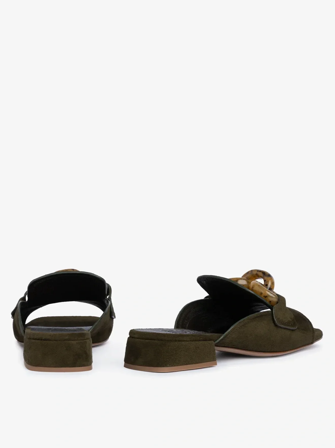 slide-flat-sandal-suede-enna-aw26-pedro-garcia-5.webp