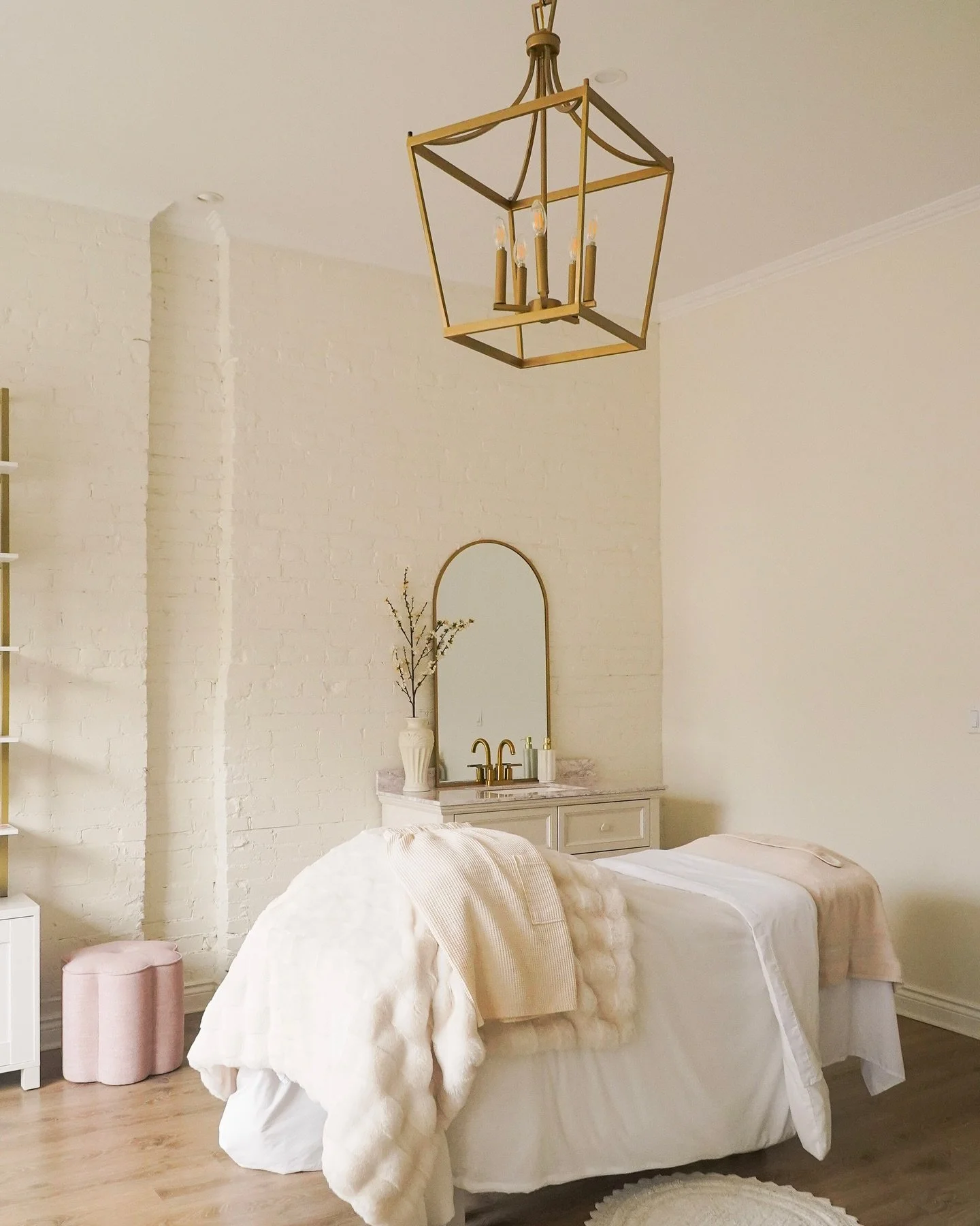 A place where you can put your mind at ease and achieve the skin of your dreams ✨

2025 is the year of self care and self love ♡

To book an appointment visit
www.fiorellabeautystudio.com