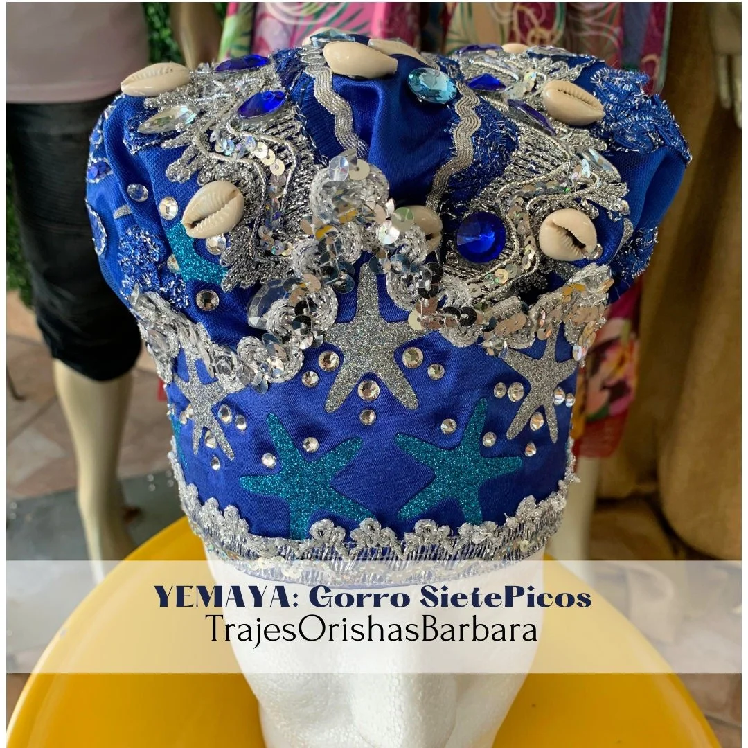 YEMAYA/Corona Gorro de Siete Picos para YEMAYA/Gorro en satín brocado “Rhinestones”, apliques de cristal, piedras decorativas, y caracoles.