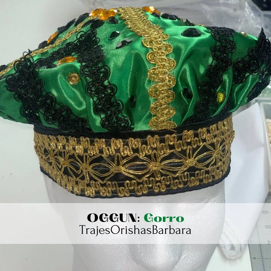 OGGUN Luxury/Gorro Oggun/Gorros Orisha/Accesorios/Gorro de satín con bordados de pedrería, lentejuelas, pasamanería y cristales/Ajustables