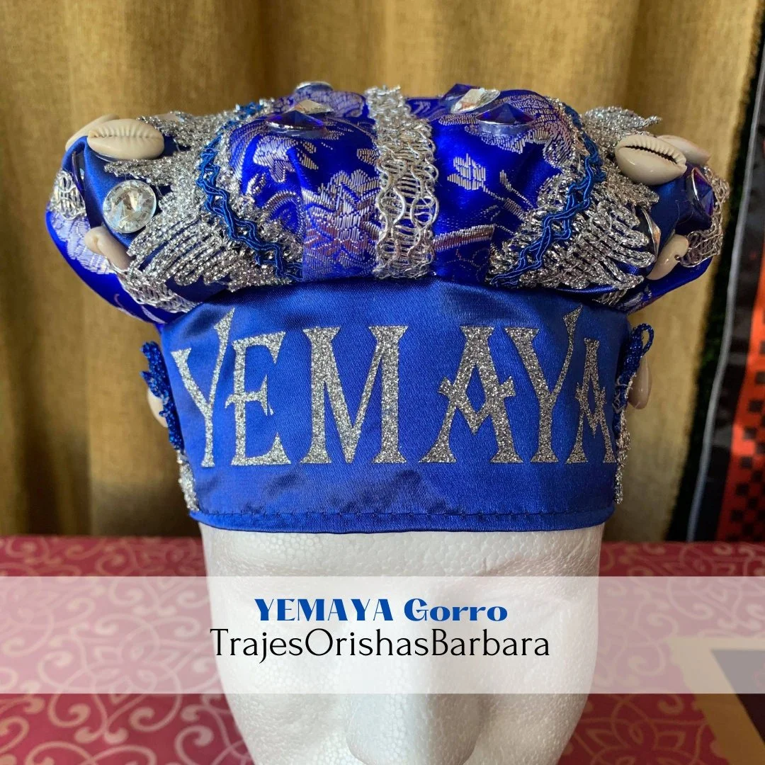 YEMAYA Silver/Gorro de santo/Gorro Orisha/:Gorro en satín brocado “Rhinestones”, con apliques de cristal, piedras decorativas, y caracoles.