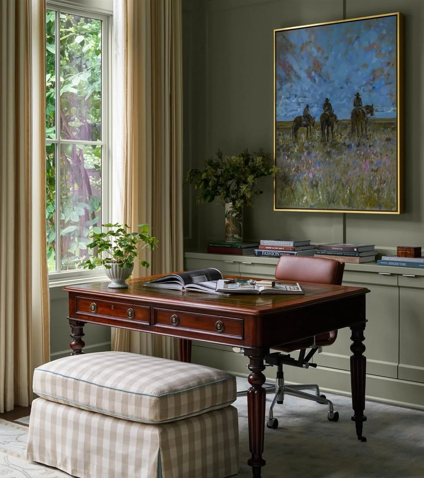 13-cattlemen-office-katie-davis.jpg