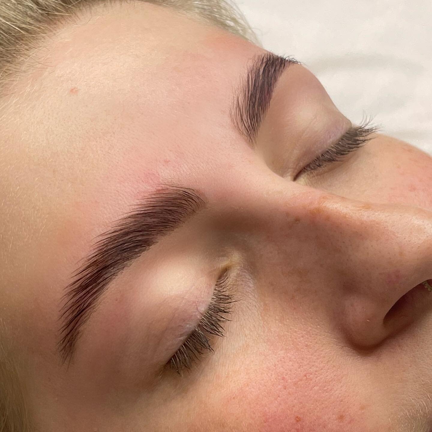 Enhance your brows with our Brow Lamination and Hybrid Brow Dye for stunning results! 💁&zwj;♀️✨ Our $95 package includes professional waxing to shape your brows perfectly. Say goodbye to unruly brows and hello to flawless arches! Book your appointme