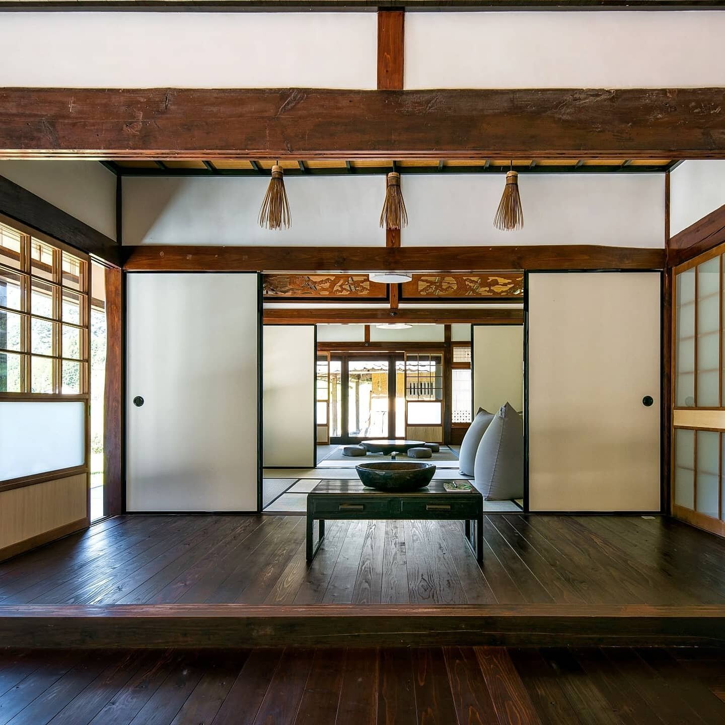 Furosen is a 100-year-old farmhouse nestled in a secluded valley in Shobara village in Hiroshima Prefecture. Features include a wood-burning outdoor bath, views of beautiful terraced fields, and a telescope to observe the starry night sky in the pitc