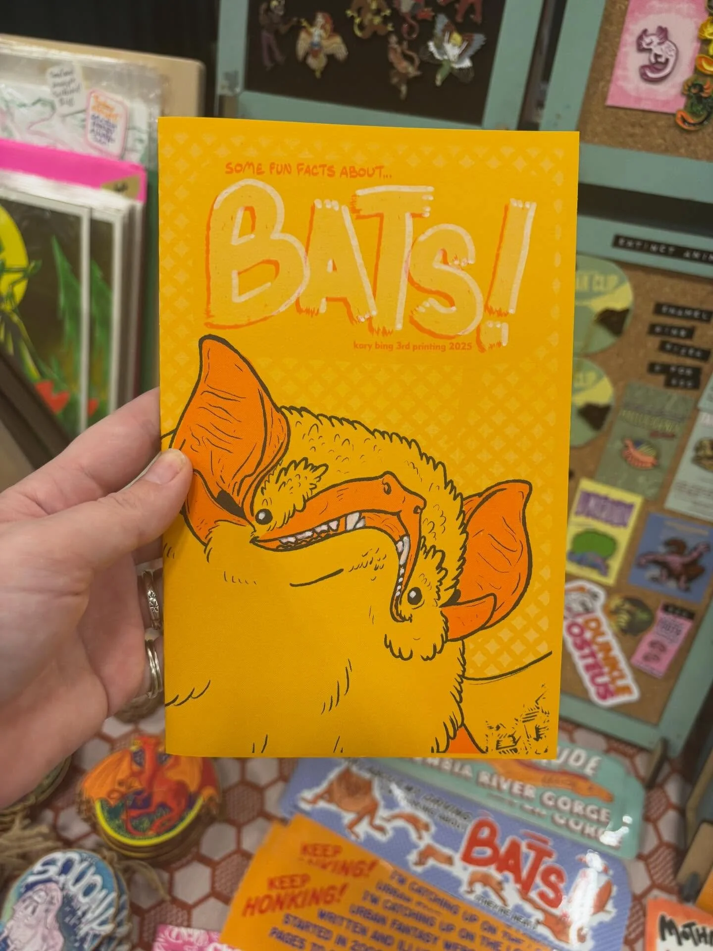 It&rsquo;s @emeraldcitycomiccon time! If you are in Seattle go check out @korybing and all of her many riso animal zines (cryptids, extinct, dinosaurs and more)! 
Booth 11120!