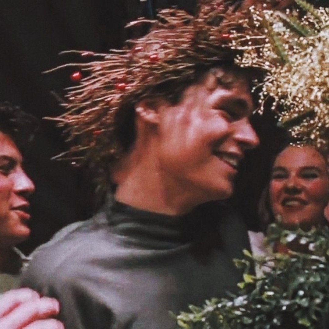 Where Dreams Die When Flower Crowns Fall: Welcome to the Dead Poet&rsquo;s Society. 🌼

Our Culture Section Editor, @katereuscher, reflects upon her first time watching the timeless movie we all know and love; Dead Poet's Society.

Reuscher describes