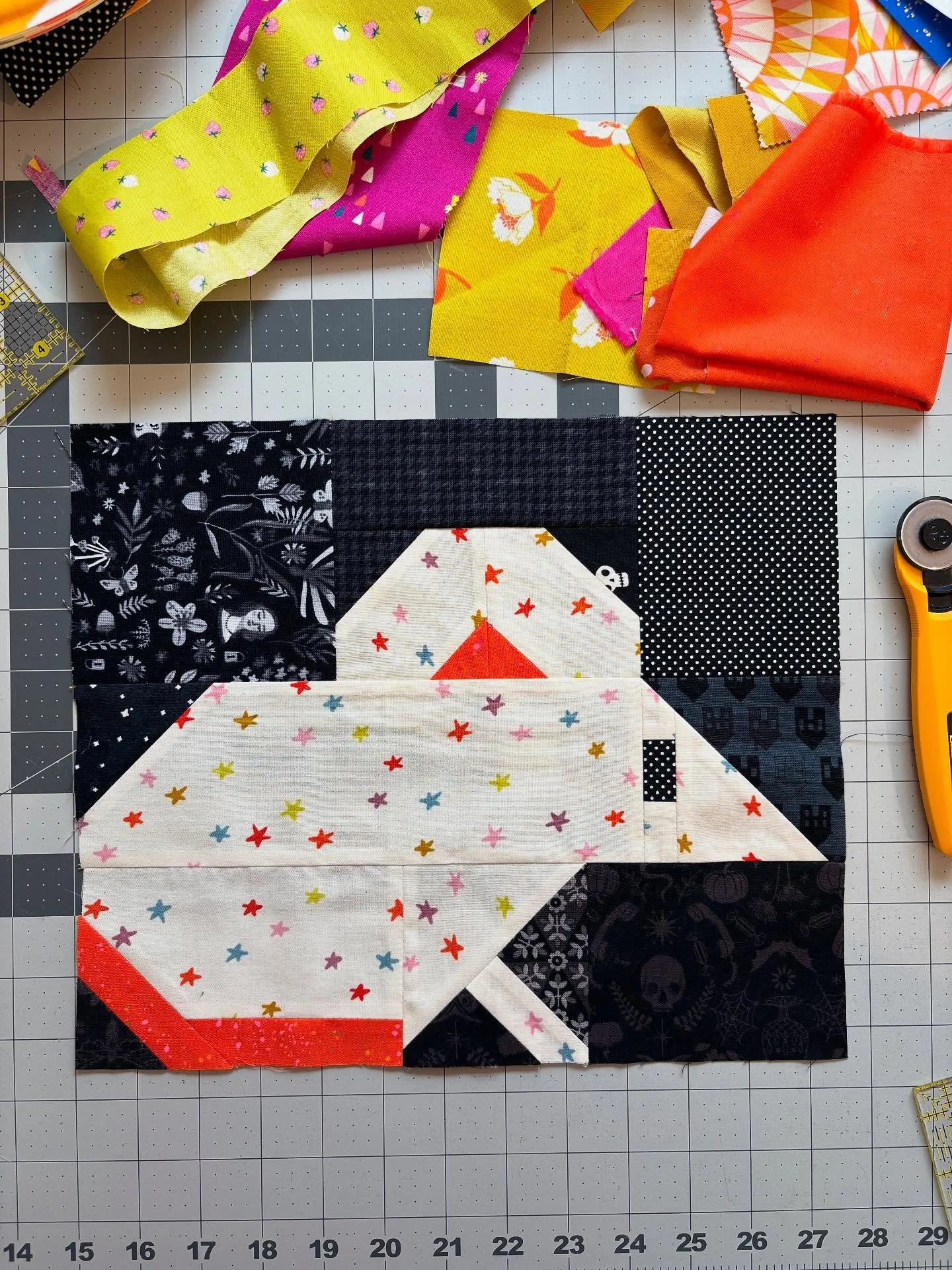 Three white mice! 🐭🐭🐭

The Broom Cupboard BOM blog post is almost ready to go - it was an ordeal bringing these quilt blocks to life. I struggled with my fabric choices, but I think we ended up someplace good. When in doubt, Starry Fabric from @al
