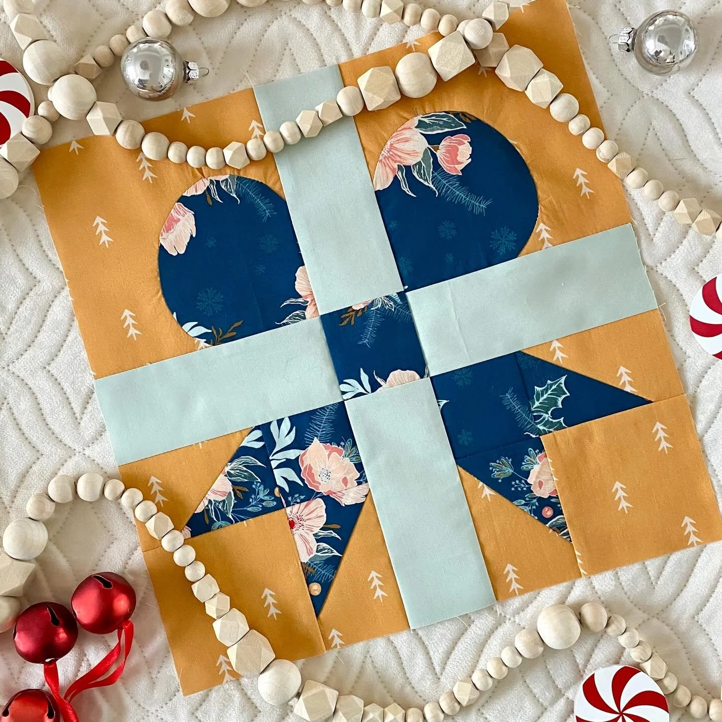 Swipe to see the terrible Christmas sweater my neighbor dropped off last night. Is it a horrible plastic monstrosity? Yes. Is it the comfiest, coziest thing that makes me grin like a wild woman? Also yes.

Anyways we&rsquo;ve got another 🎀Quiltmas B