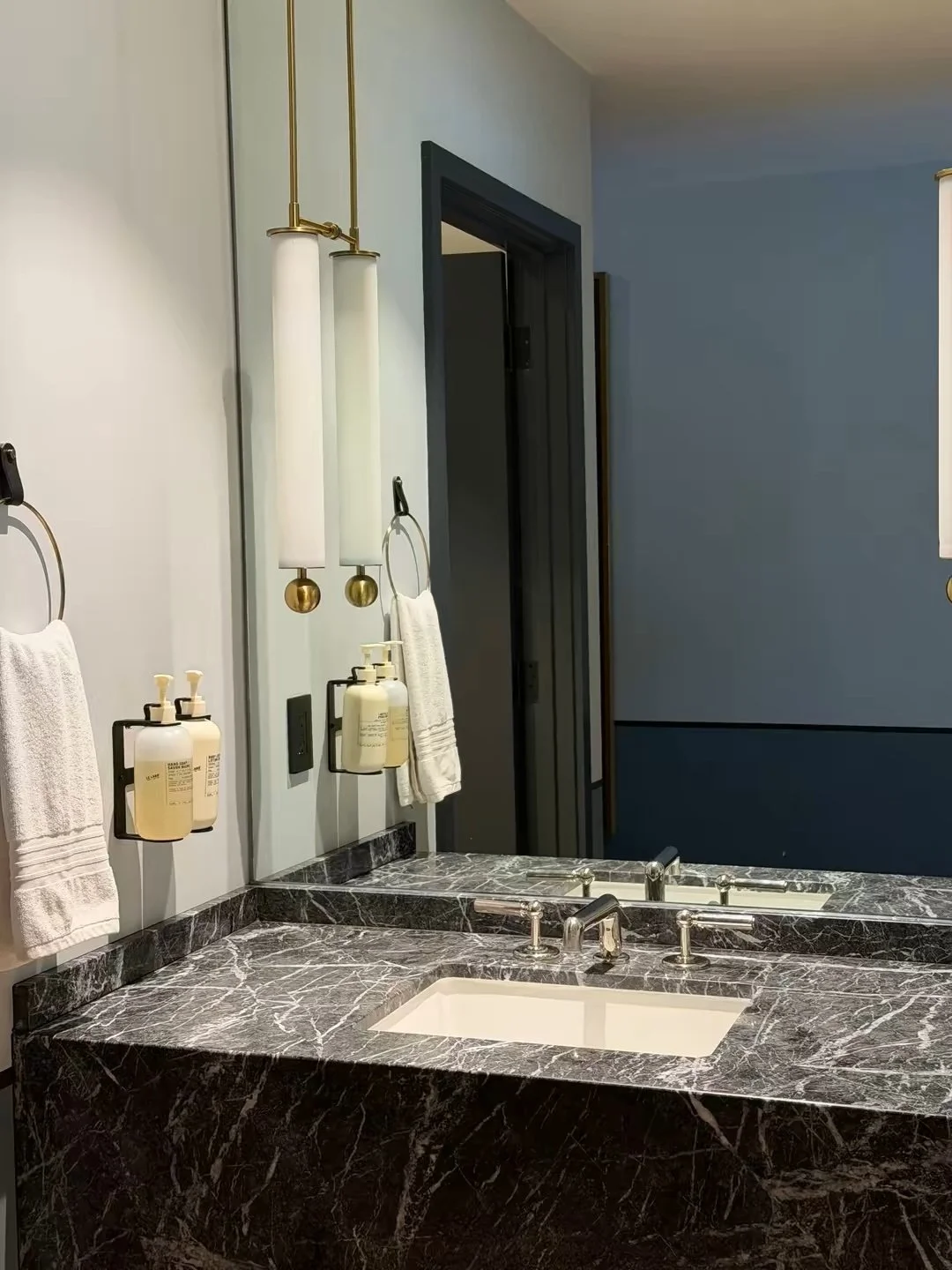 HotelHenrietta2.jpg