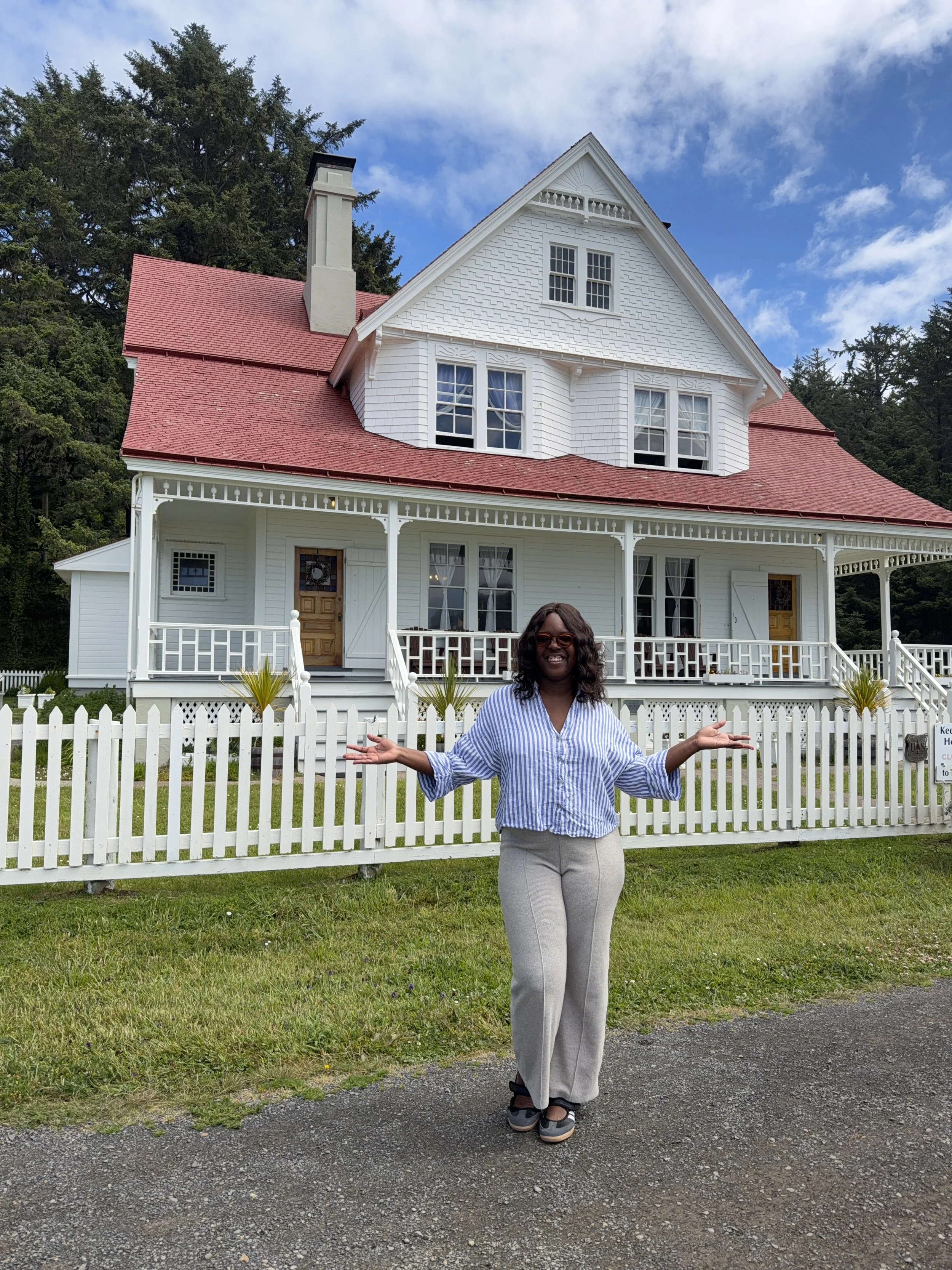Heceta Head Lighthouse B&amp;B Review: What It's Really Like to Sleep Beside a Working Lighthouse