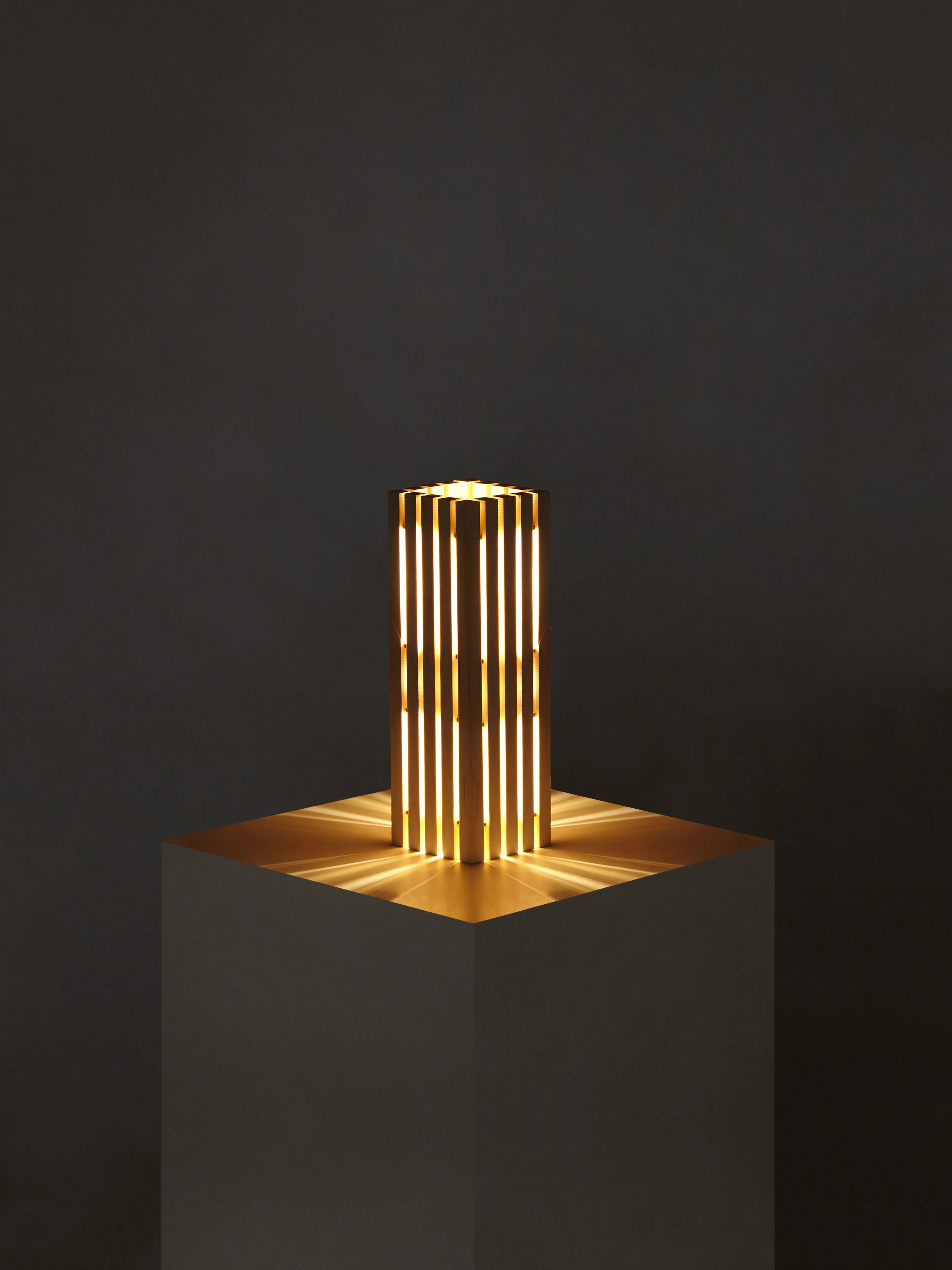 SCONCE_MAPLE_ON.jpg
