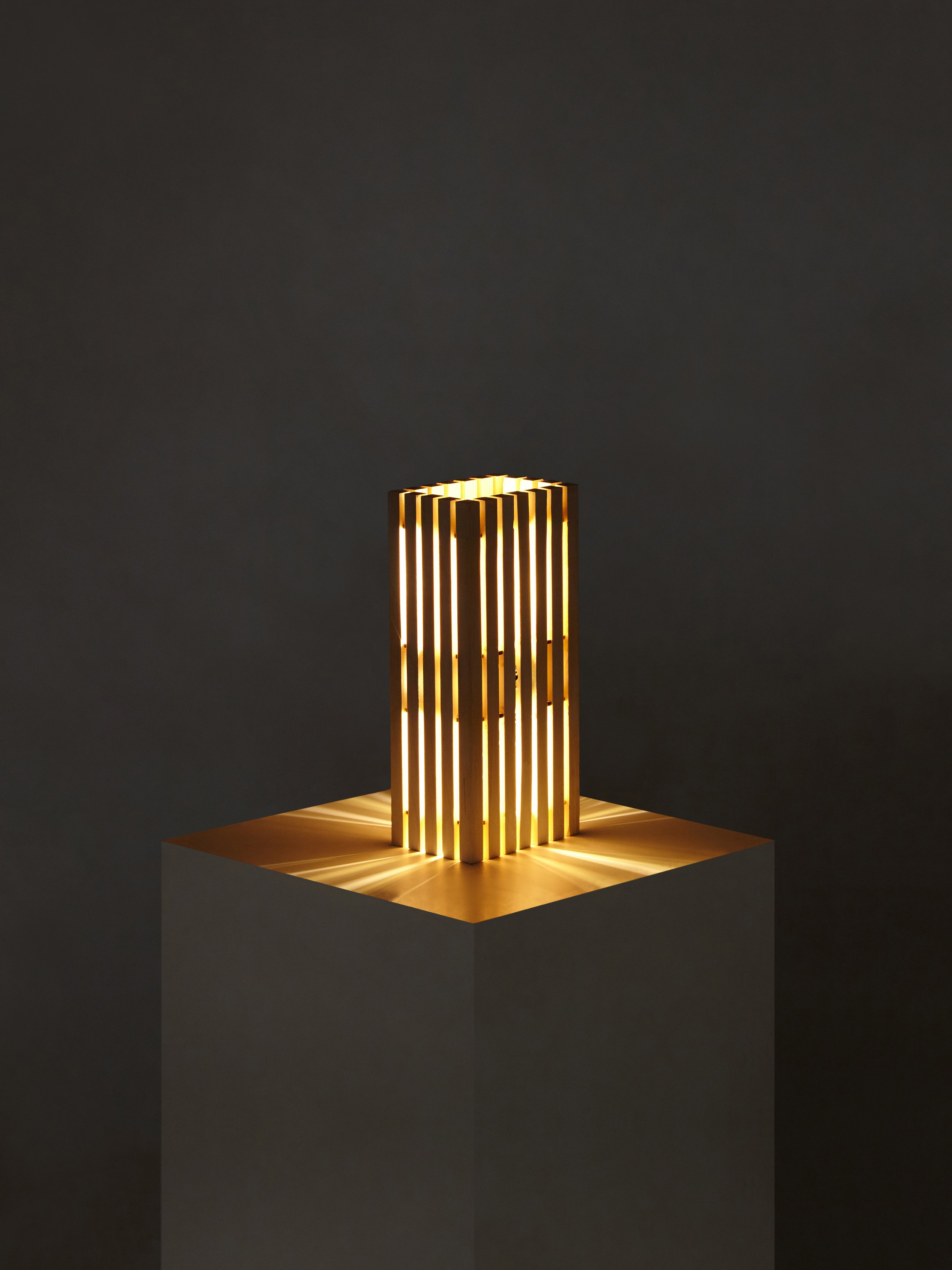 SCONCE_MAPLE_WIDE_ON.jpg