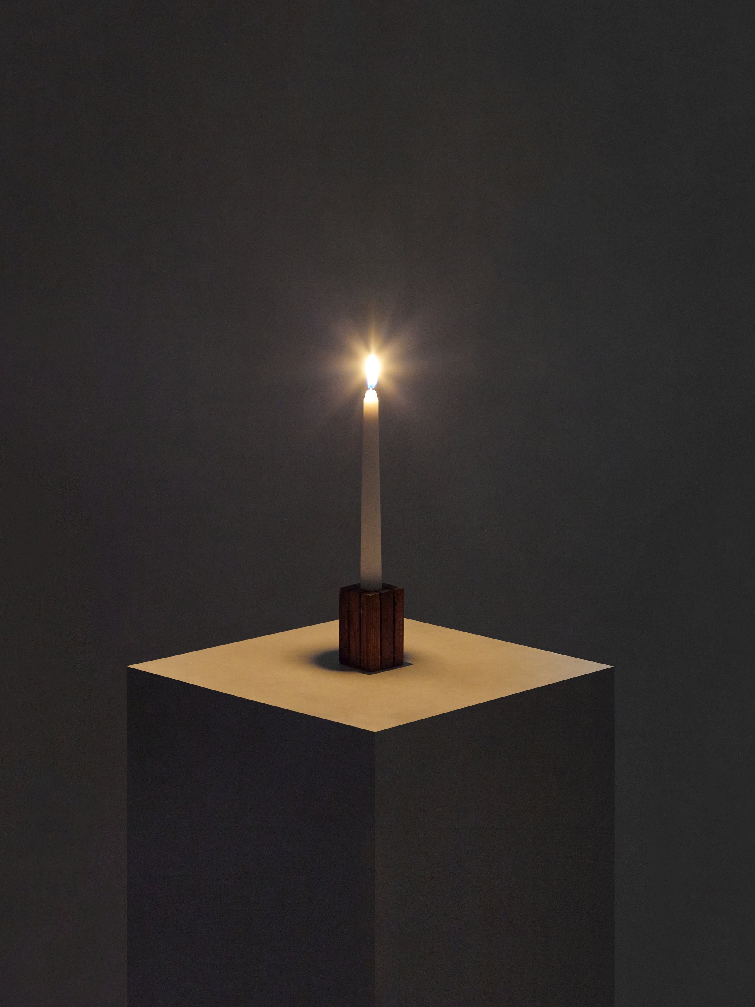 CANDLE_SMALL_WALNUT_ON.jpg