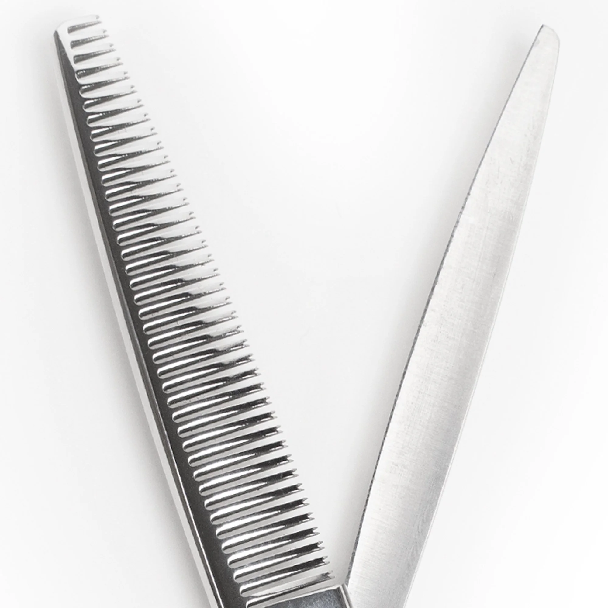 Niira-Deetailer-Teeth.jpg