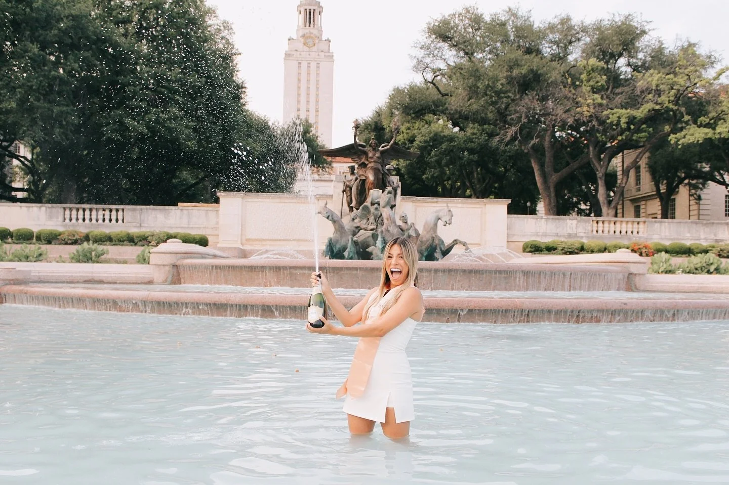 5.22.2022 - Nicole 

pt. 2

#chicago #chicagophotographer #chicagodesigner #photography #portraitphotography #design #behindthelens #model #austinphotoshoot #utgraduate #universityoftexas #austin #texas #jzygrl