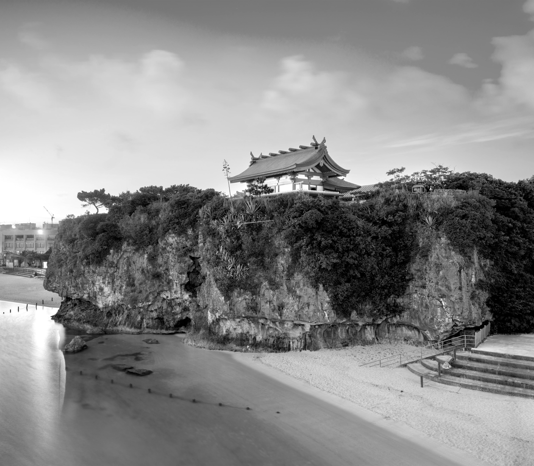A PREFECTURAL PRELUDE TO THE NEW YEAR
