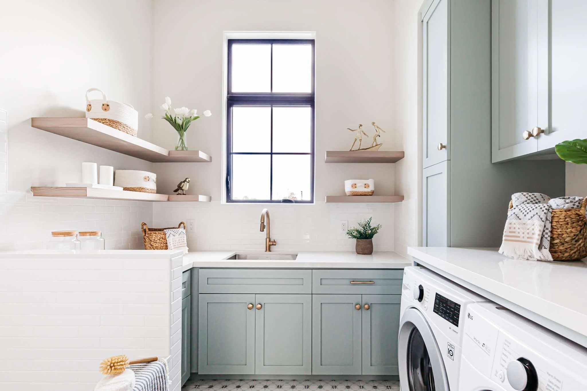 inspiring-laundry-room-design-ideas-4098507-hero-253149ae1c9542058c5d39b19896ae88.jpg