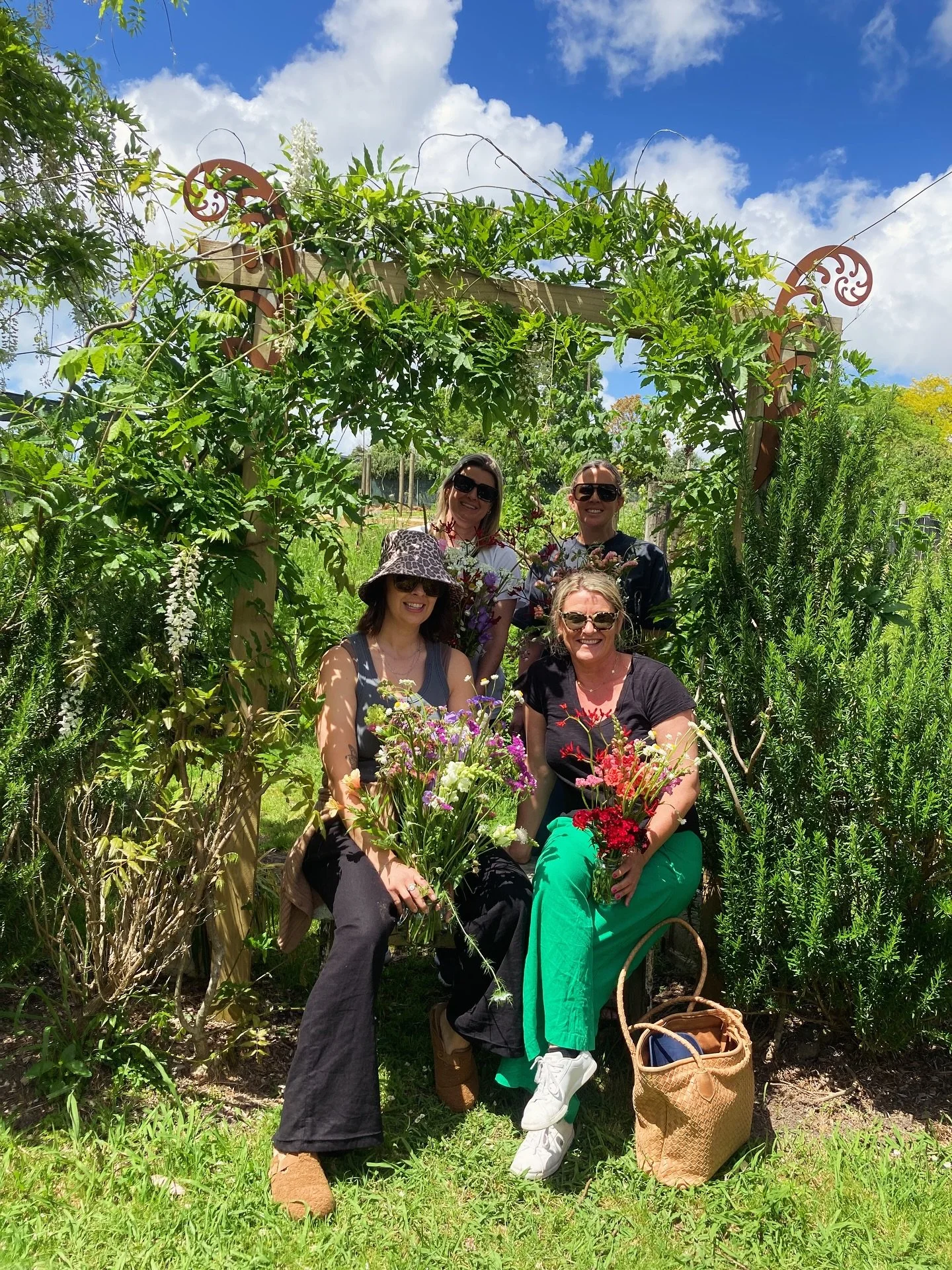 Best way to finish off your girls weekend? I&rsquo;d say with some fresh flower picking! 💫