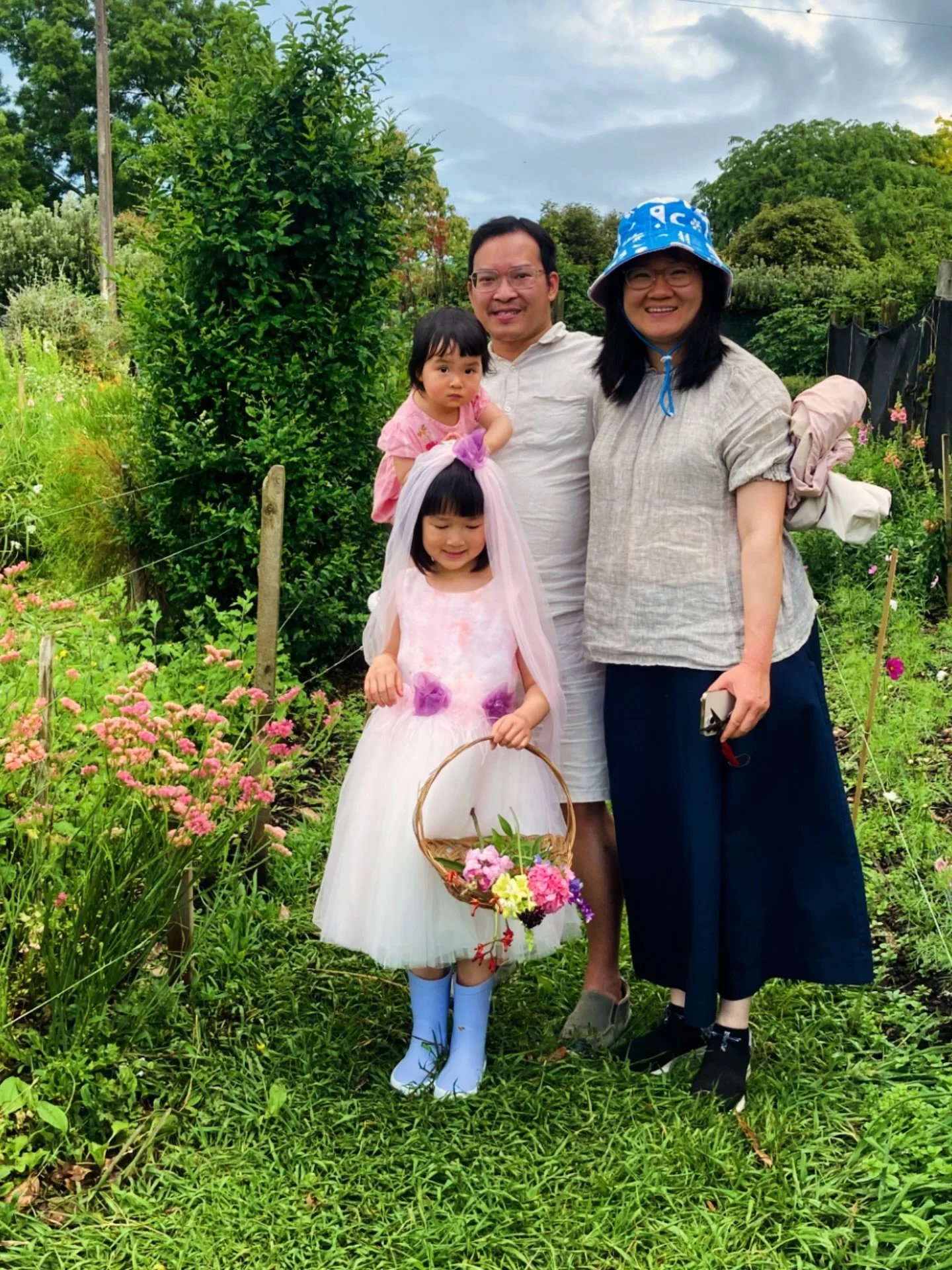 This birthday girl came to pick her own flowers 💝