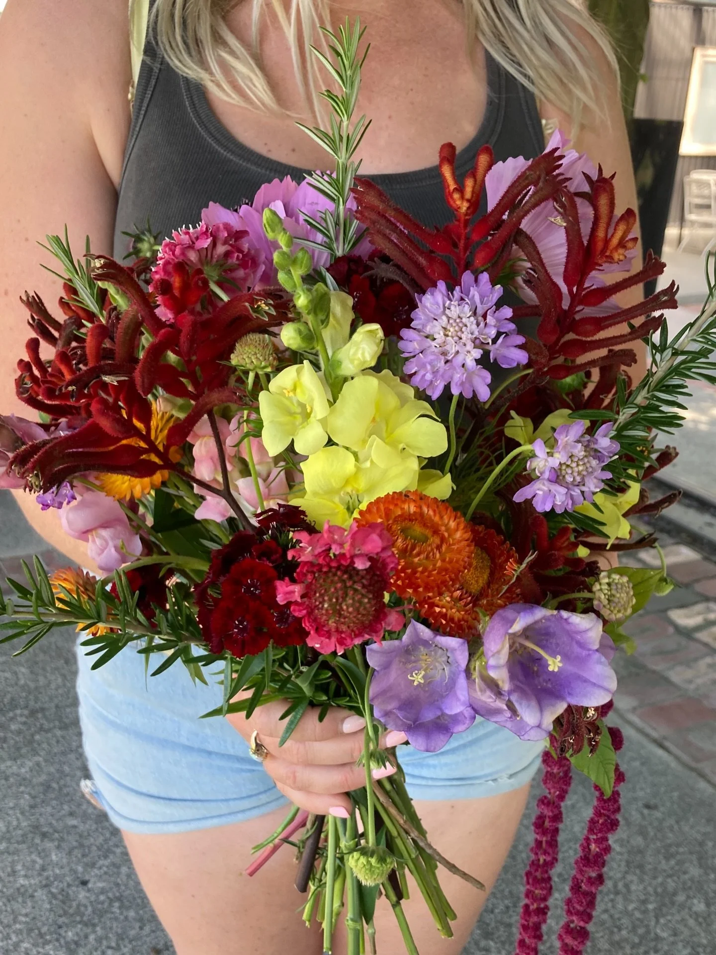 Wedding season in full swing! We&rsquo;ve still got dates free for our affordable no-fuss wedding flowers - whether you want to DIY decorate with our mixed buckets or want us to make your bouquets and button- holes. Check out our website or send us a