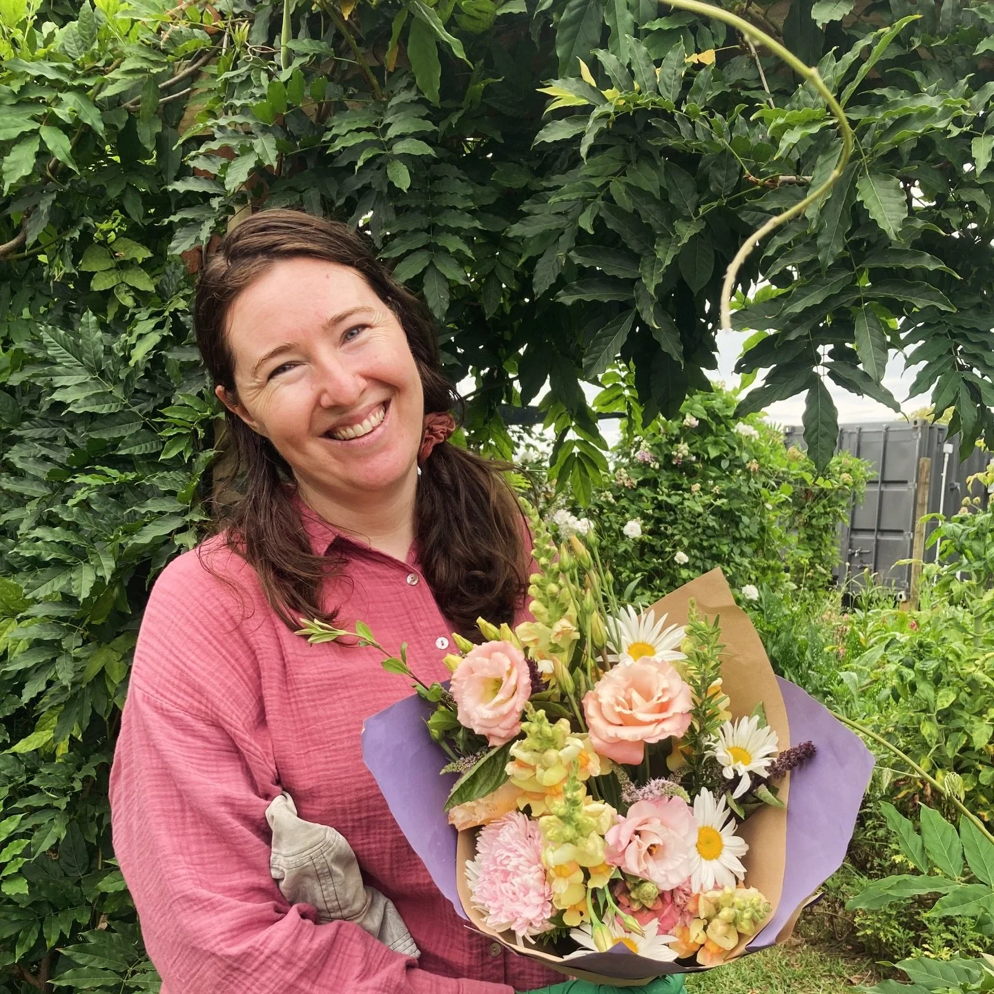 Freshly cut bouquets inside @charliesgelato by our lovely Catherine 💞✨