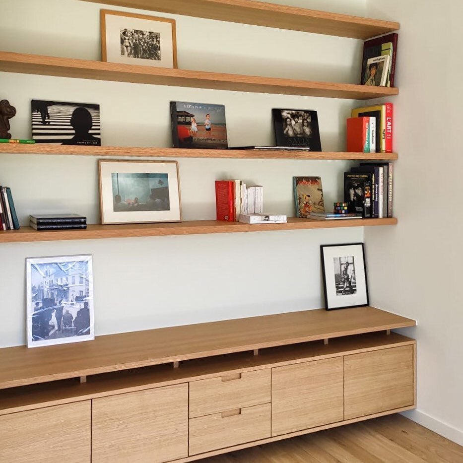 Realisation d&rsquo;une bibliotheque simple et elegante en placage ch&ecirc;ne massif 
.
.
.
R&eacute;alisation @mebelis.interiors
Architect @francois_doll_architecture
.
.
.
.

#architecture 
#design
#interiordesign
#interior
#interiors
#bibliothequ