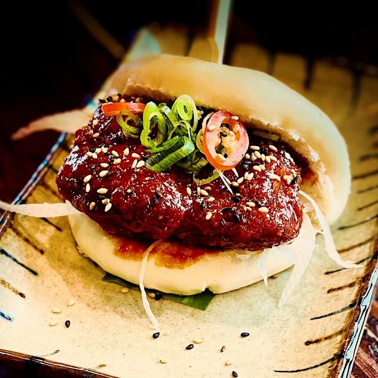 🔥 If you like it spicy, this bun&rsquo;s for you! 🔥

Our new summer special &lsquo;Goghugaru Katsu Hirata&rsquo;.

Choose either Chicken Katsu or Aubgergine Katsu (vegan).

Available now!
.
.
.
.
.
#summerspecial #summermenu #spicy #spicyhirata #sp