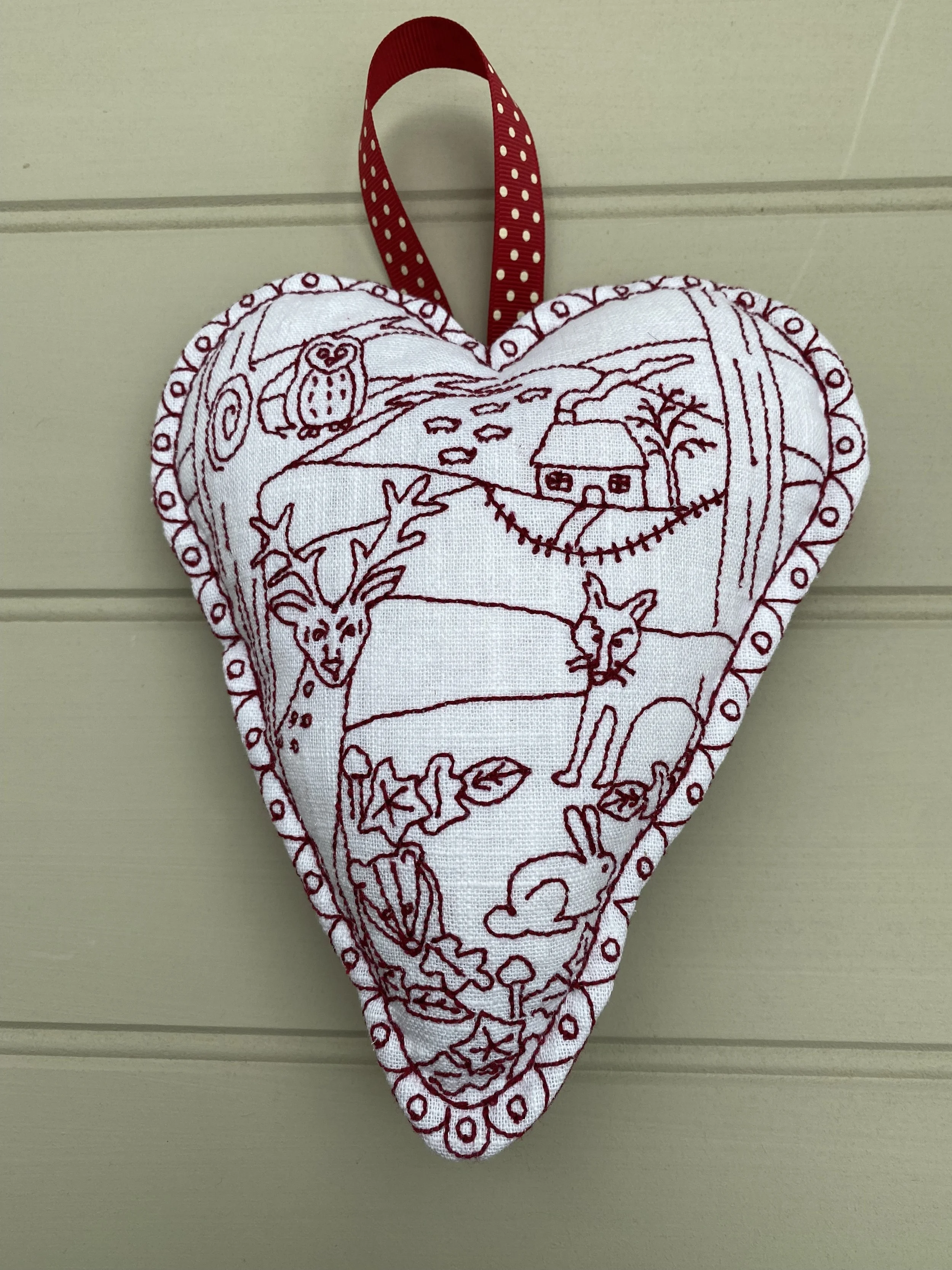 Winter Wildlife Hanging Heart Kit