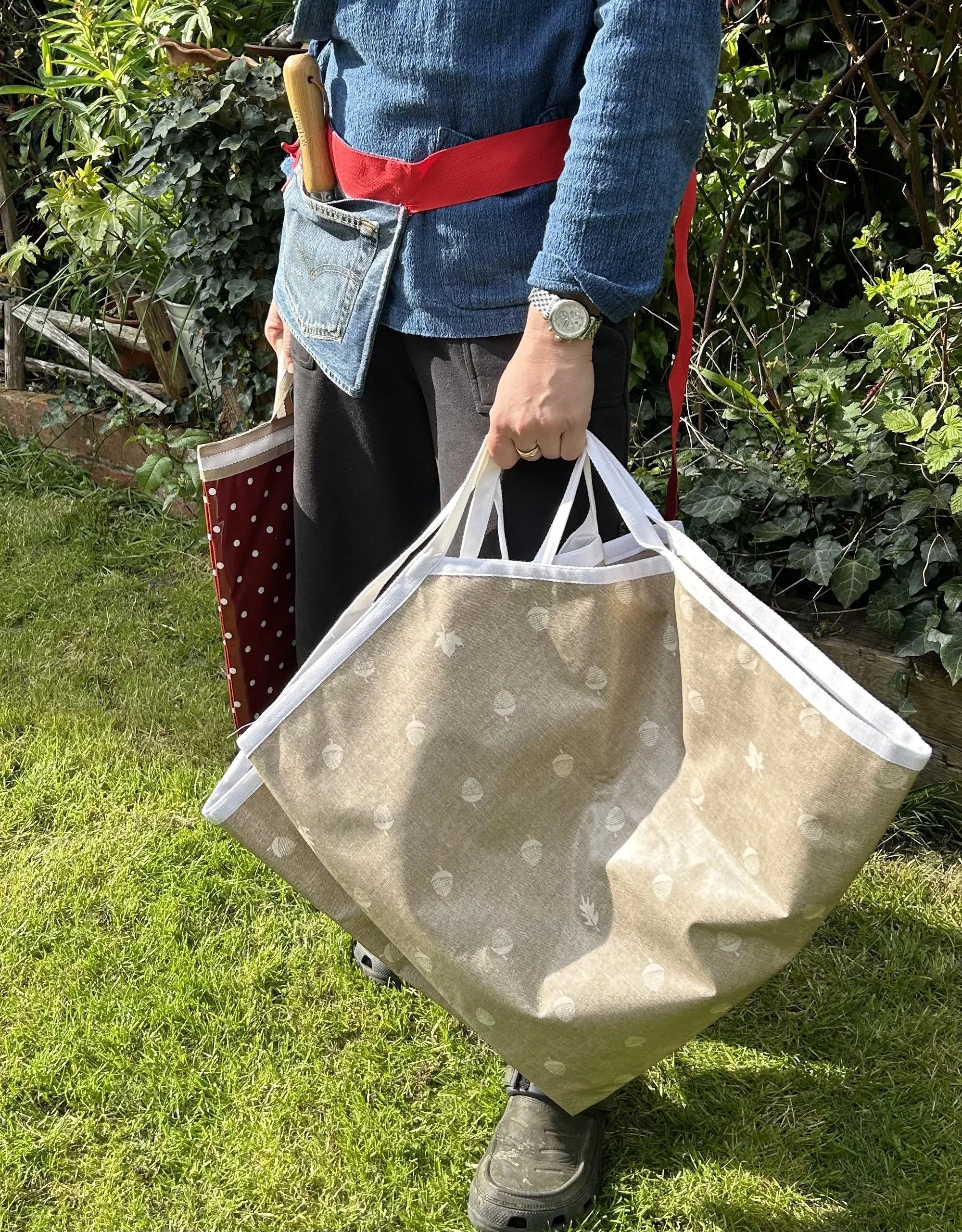 leaf bag.jpg