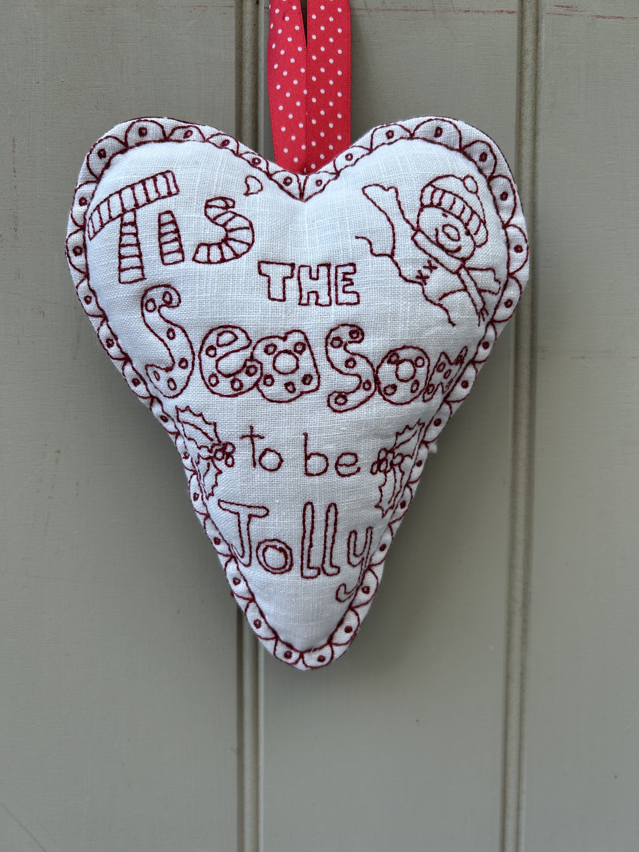Tis the Season Hanging Heart Pattern