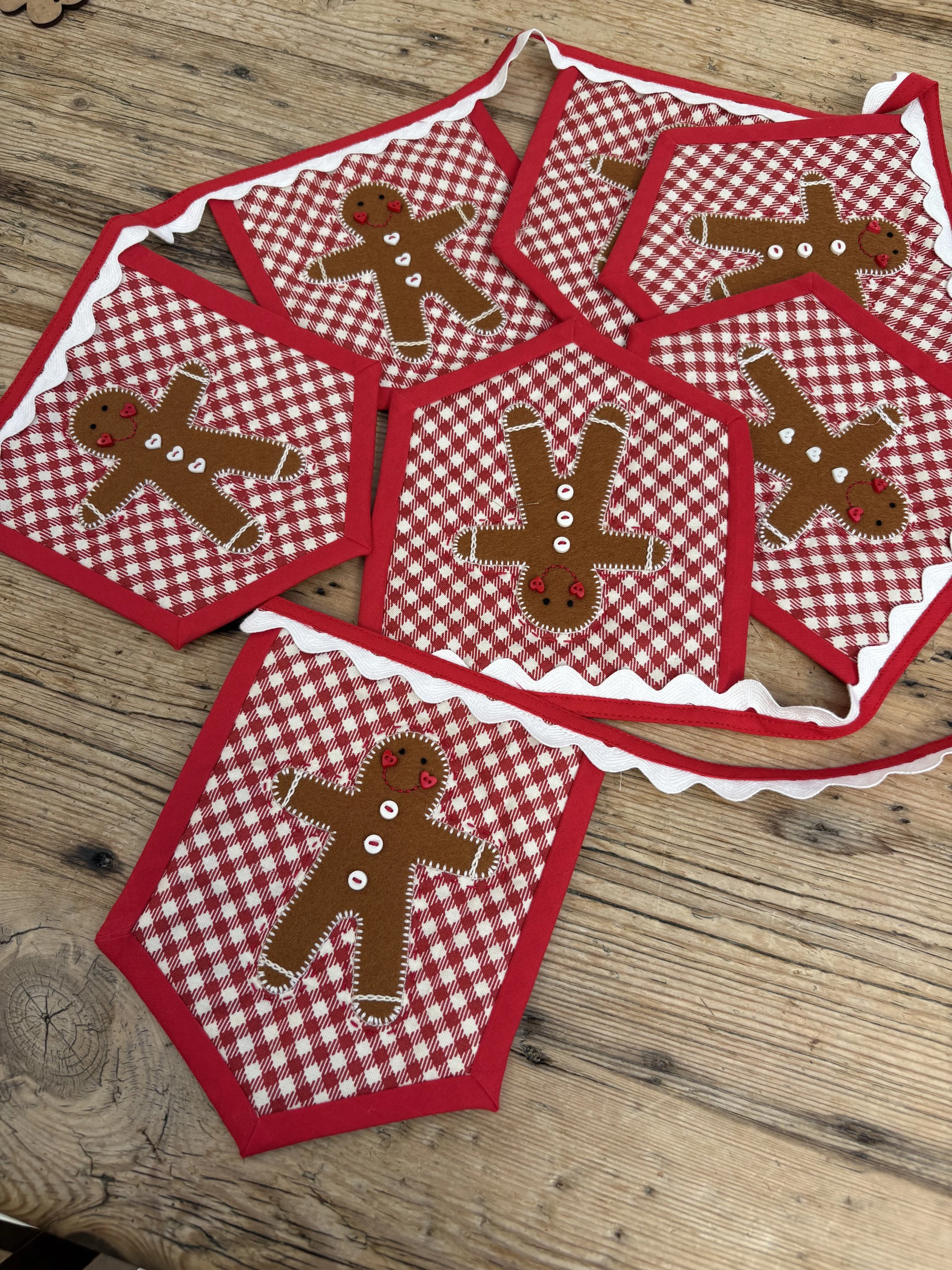 Gingerbread Home Bunting Kit Only Todays Quilter