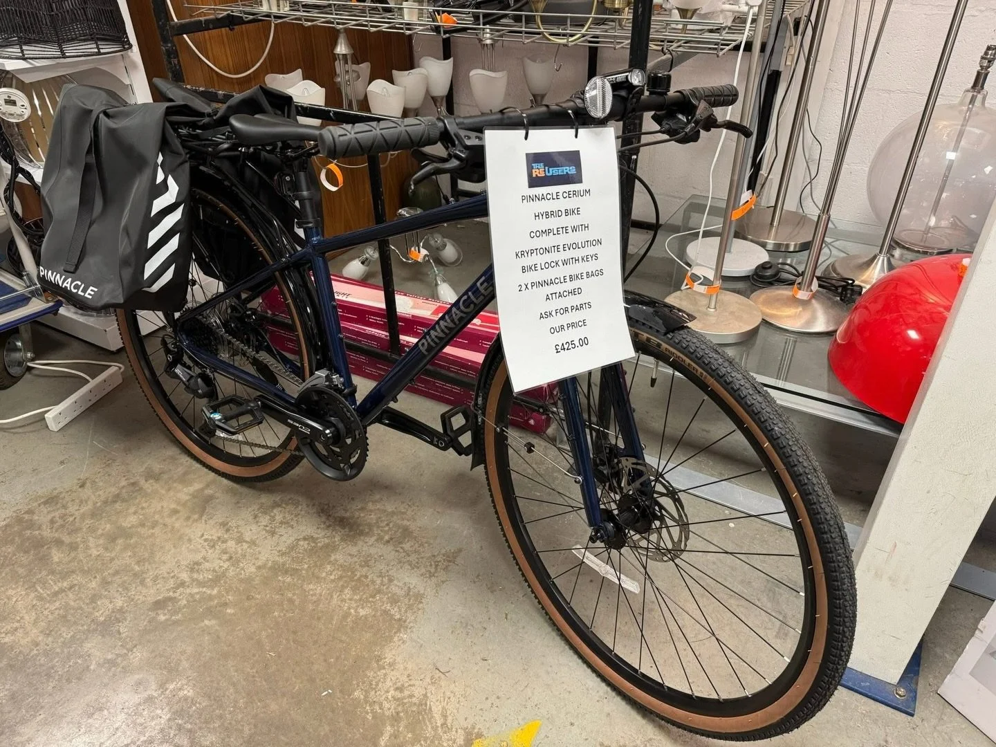 📢ITEM OF THE WEEK📢

Pinnacle cerium hybrid bike, comes complete with a kyrptonite evolution bike lock &amp; keys 
PLUS 2 pinnacle bike bags 

OUR PRICE - &pound;425

We&rsquo;re happy to help, so any questions please ring our shop on 📞0121 329 279