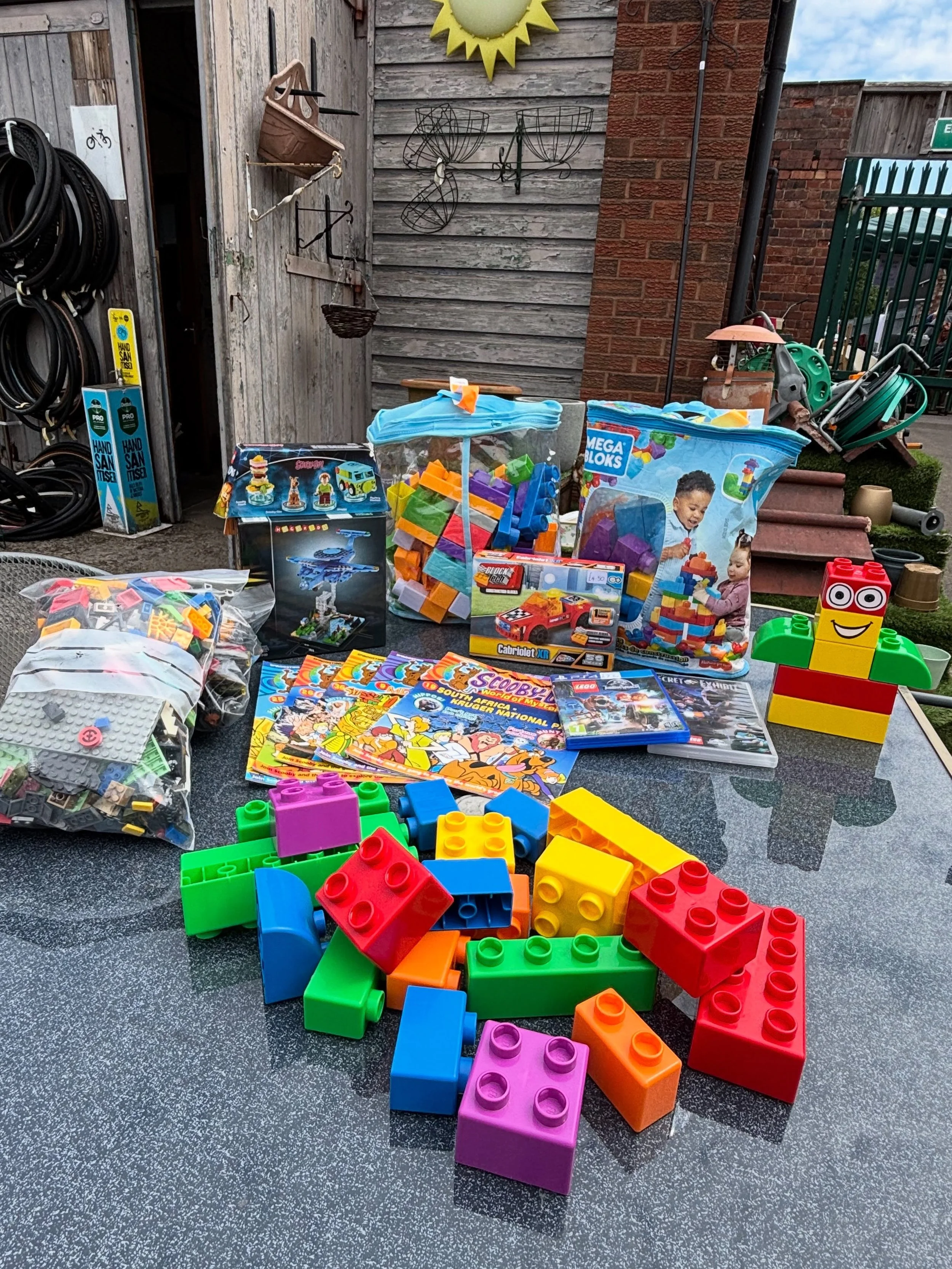 We&rsquo;ve done it again and rummaged through our toy room to collect a mix of LEGO and building toys that make the perfect entertainment for the kids during half term 🪁 and will be entertained for hours