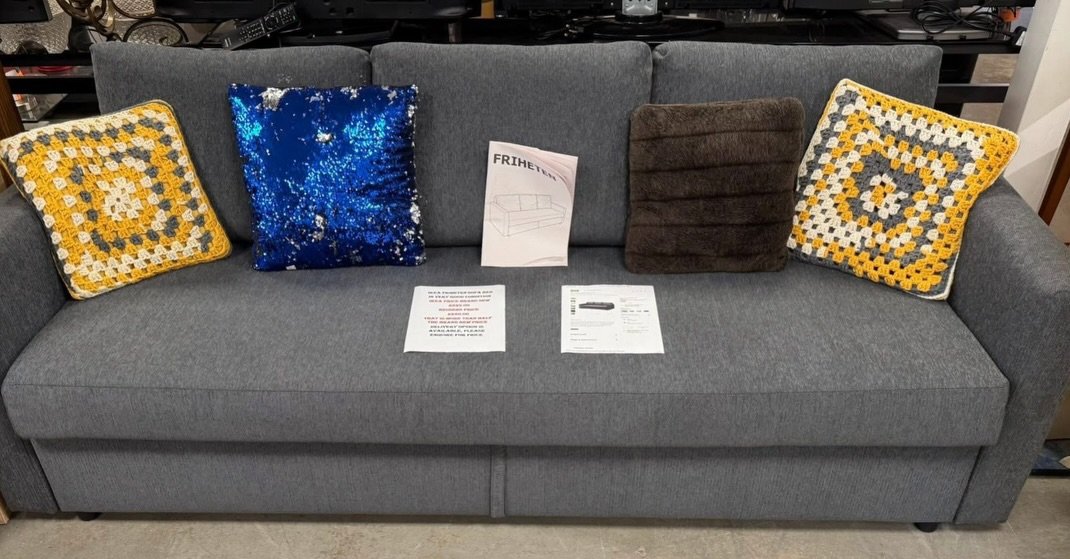 📢ITEM OF THE WEEK📢

Get MORE than 1/2 price on this sofa! 

IKEA friheten sofa bed in fab condition 

Retail price &pound;599
Our price &pound;220

For info about delivery you can phone our shop on 0121 329 2797 

#ikea #sofabed #charityshop