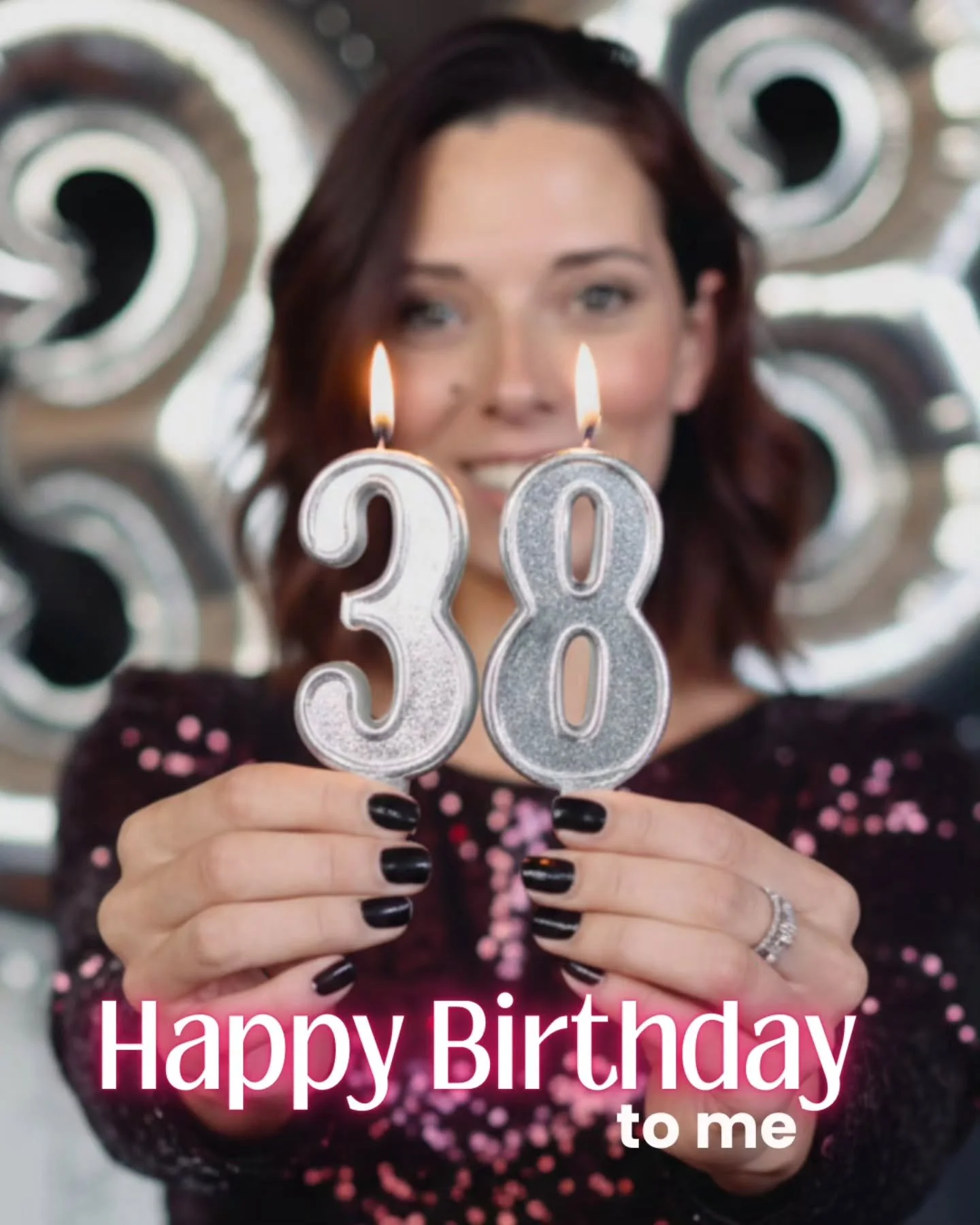 La musique c'est cadeau ❤️

Bref aujourd'hui c'est mon anniversaire !

Et je n'aurais jamais cru il y a 6ans que j'allais 
partager +1000 contenus sur Instagram, 
r&eacute;unir une communaut&eacute; de +6000 femmes, 
accompagner +1400 clientes, 
pren