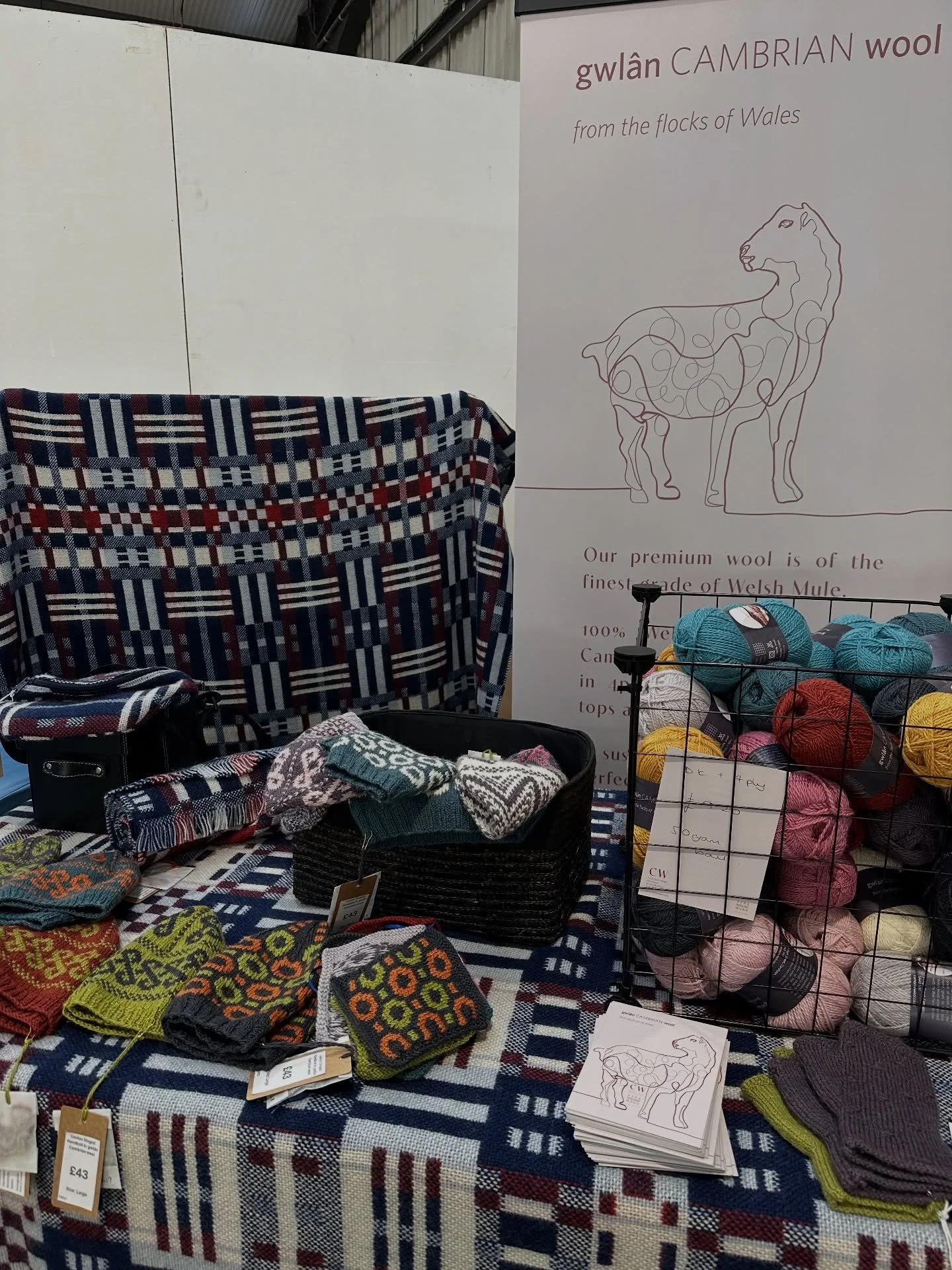 Day 2 Winter Fair (it&rsquo;s cold ) 🥶 I&rsquo;m on the @britishwoolfarm @britishwool stand. If you&rsquo;re here. Come say hello 👋 #britishwool #cambrianwool