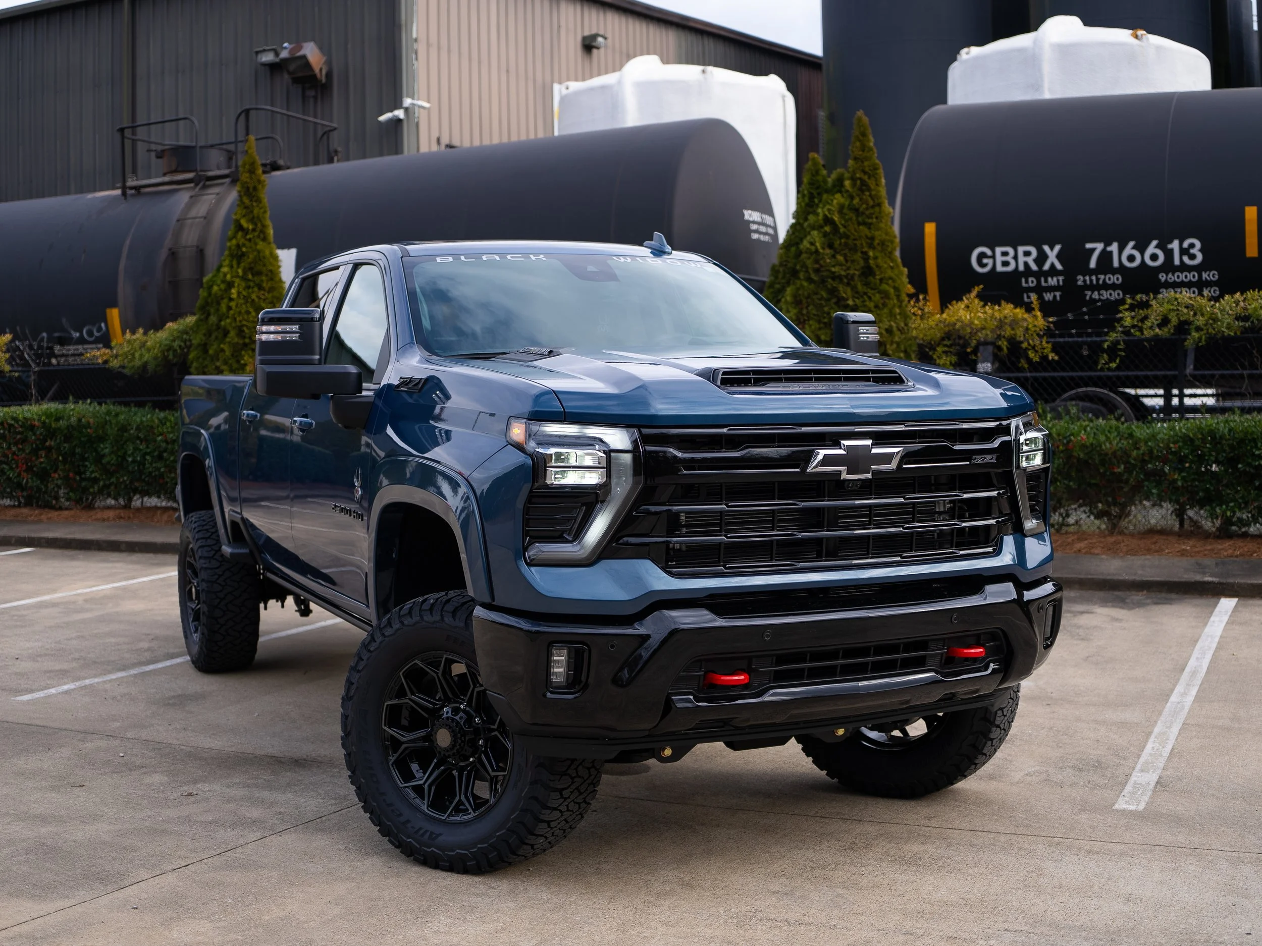 2025 Chevrolet Silverado 2500 Black Widow