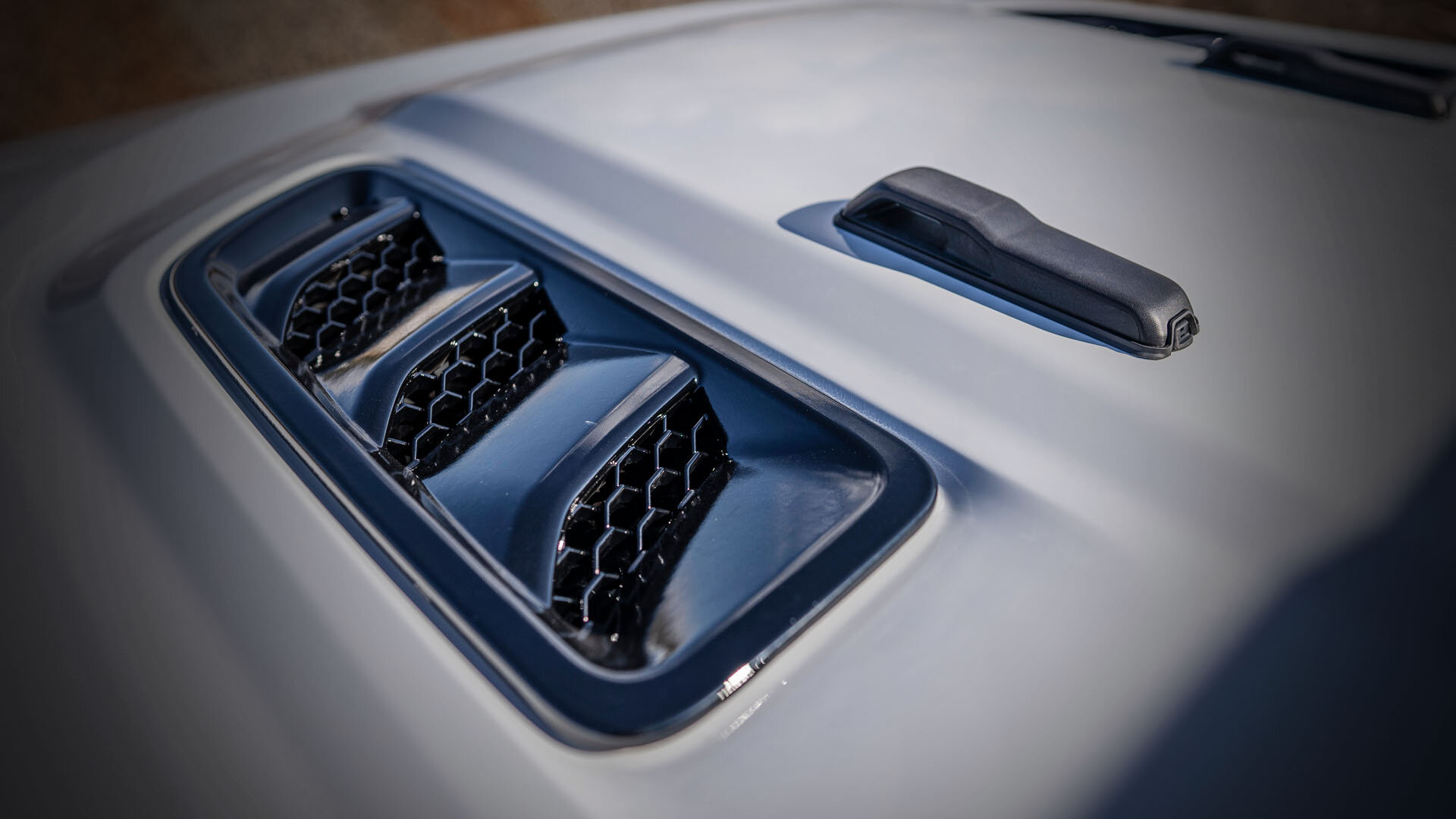 Black Widow hood vents