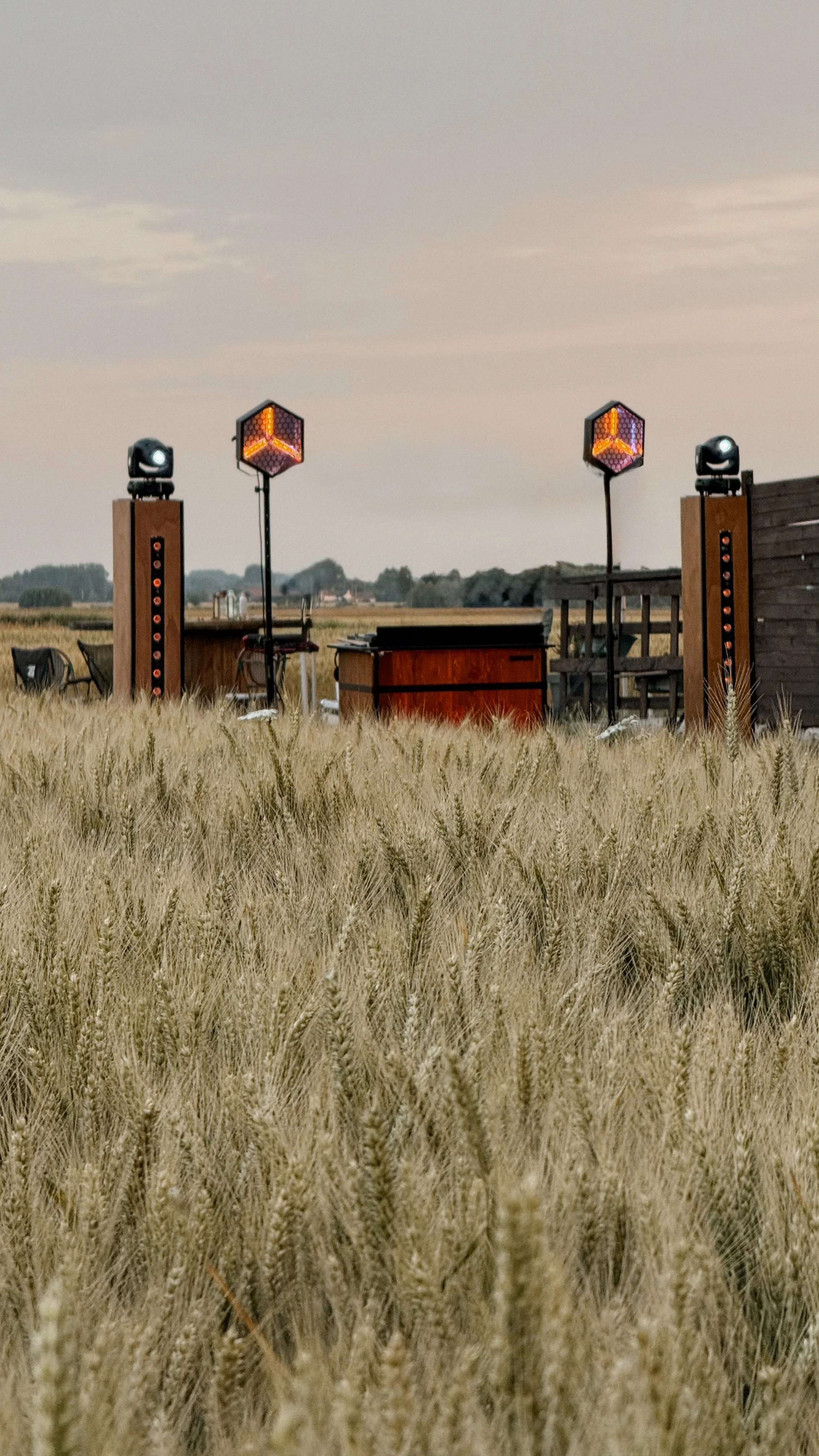 Installation DJ dans les champs