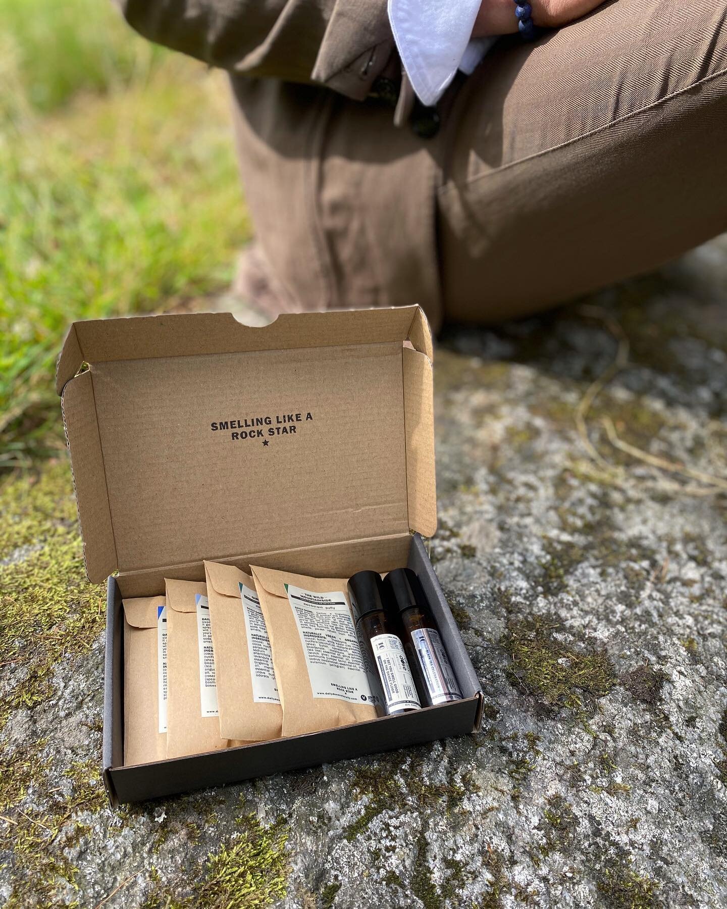 Hej Stockholmers! 

Now that summertime&rsquo;s in bloom, some of our local fans are choosing to have their orders hand delivered in the park near Daily Dose Naturally HQ.

Why not cut the cost and time for shipping, and come say hello?! 

Use passco